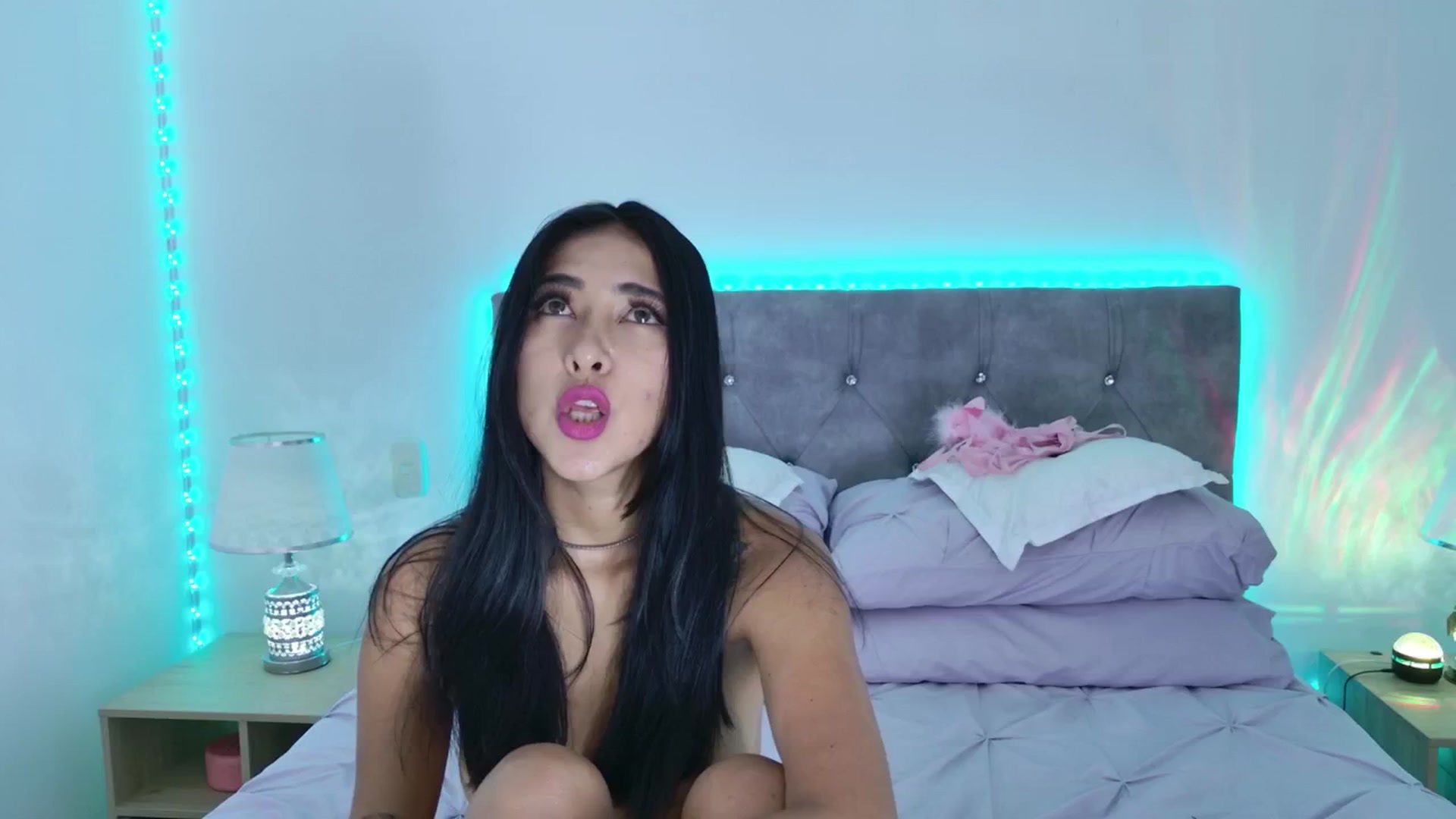 Gallery image thumbnail from NicolePowell's myfreecams stream on, 03/11/2026, 01:58 image 14 of 20