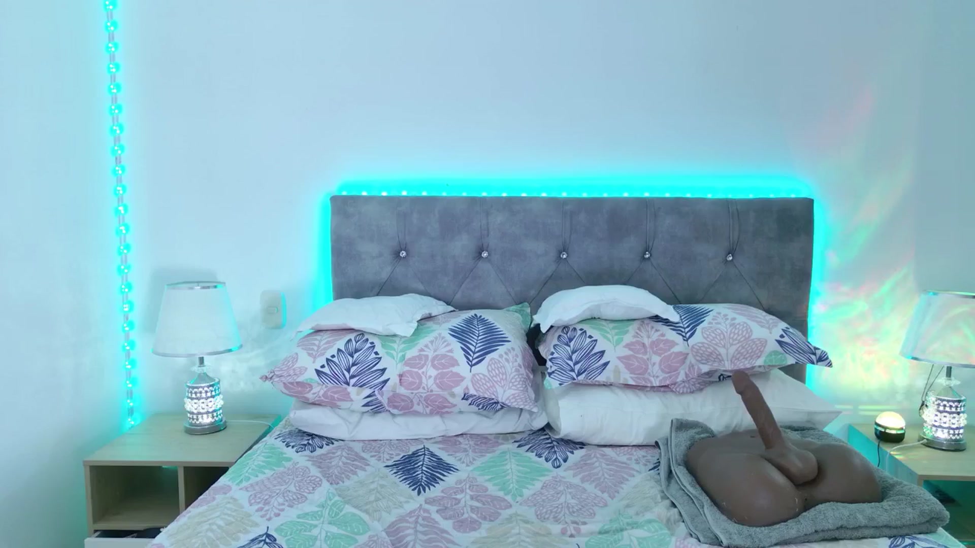 Gallery image thumbnail from NicolePowell's myfreecams stream on, 03/24/2026, 03:37 image 11 of 20