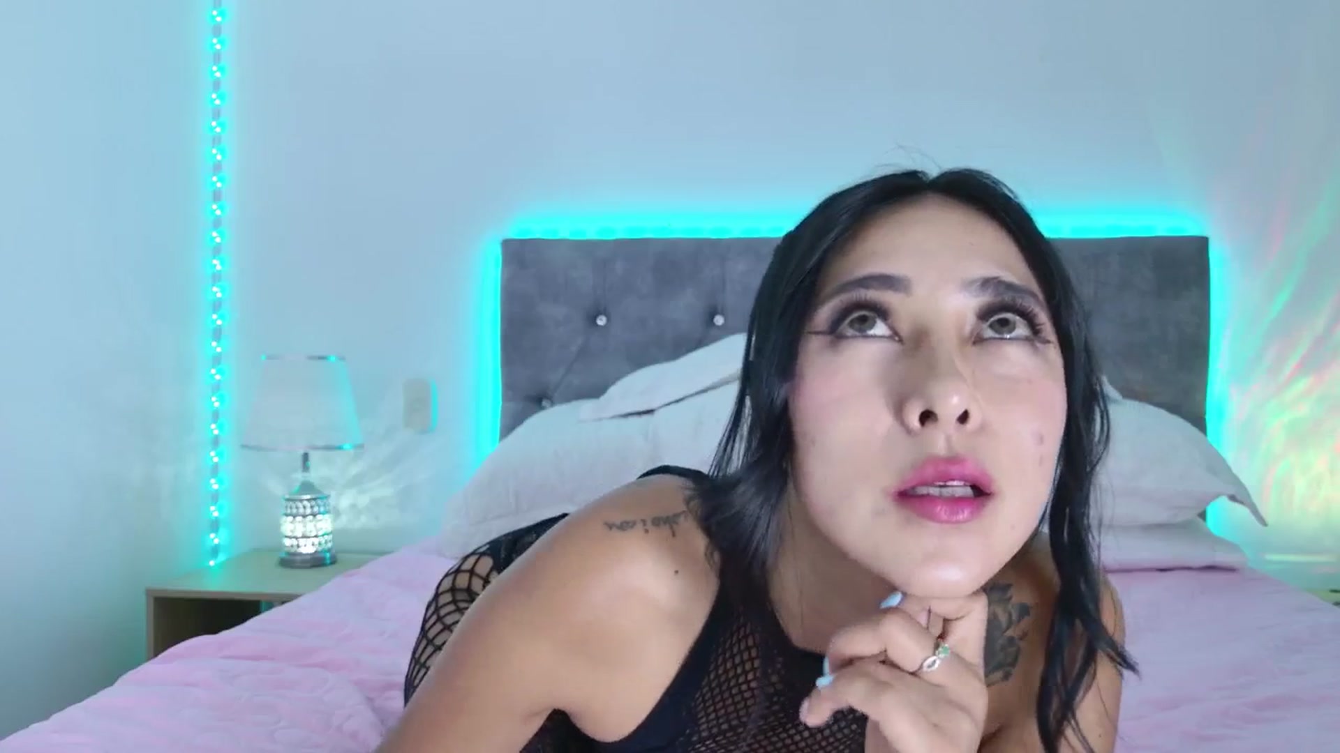 Gallery image thumbnail from NicolePowell's myfreecams stream on, 04/12/2026, 23:20 image 18 of 20