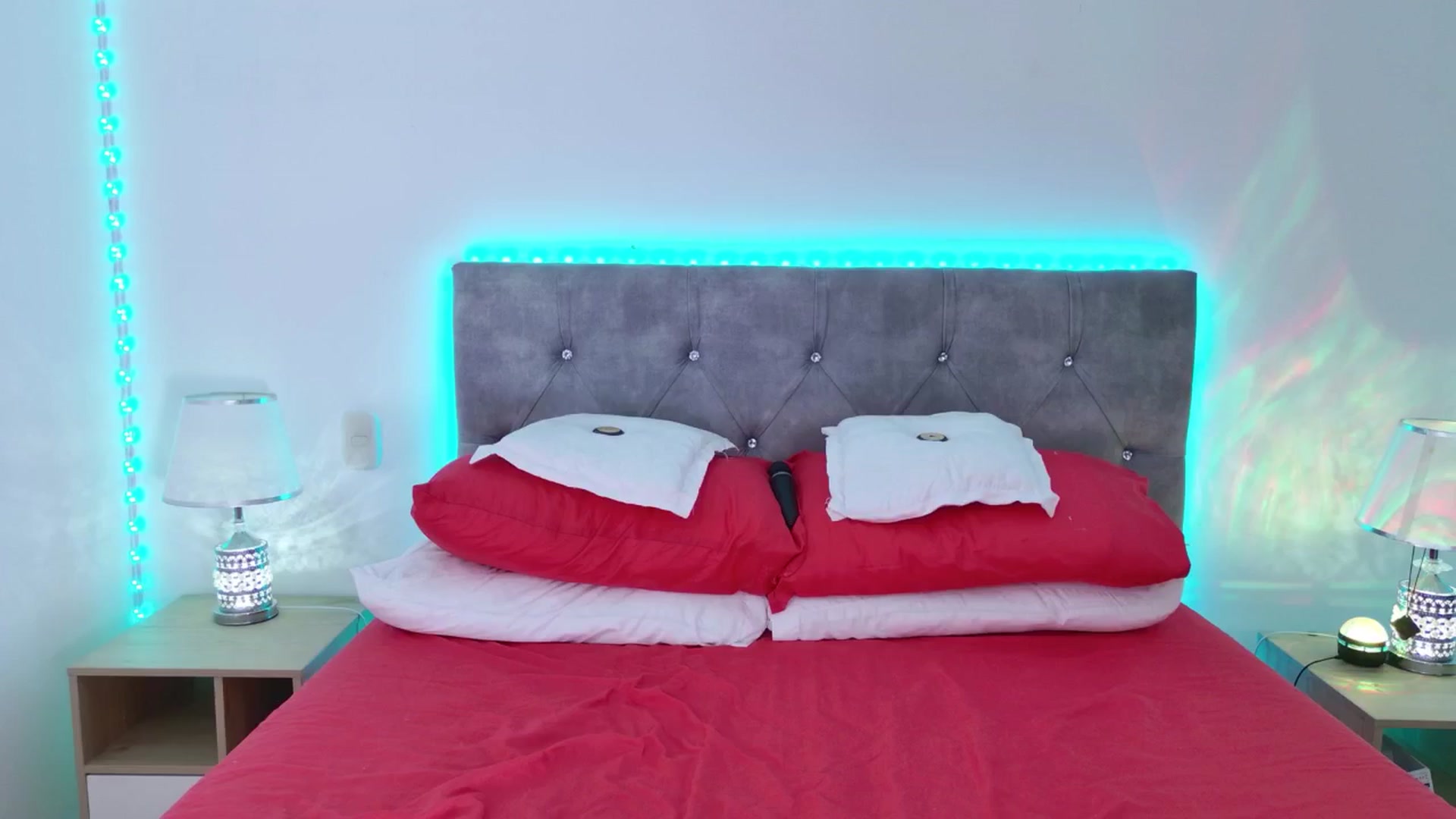 Gallery image thumbnail from NicolePowell's myfreecams stream on, 04/14/2026, 04:08 image 14 of 20