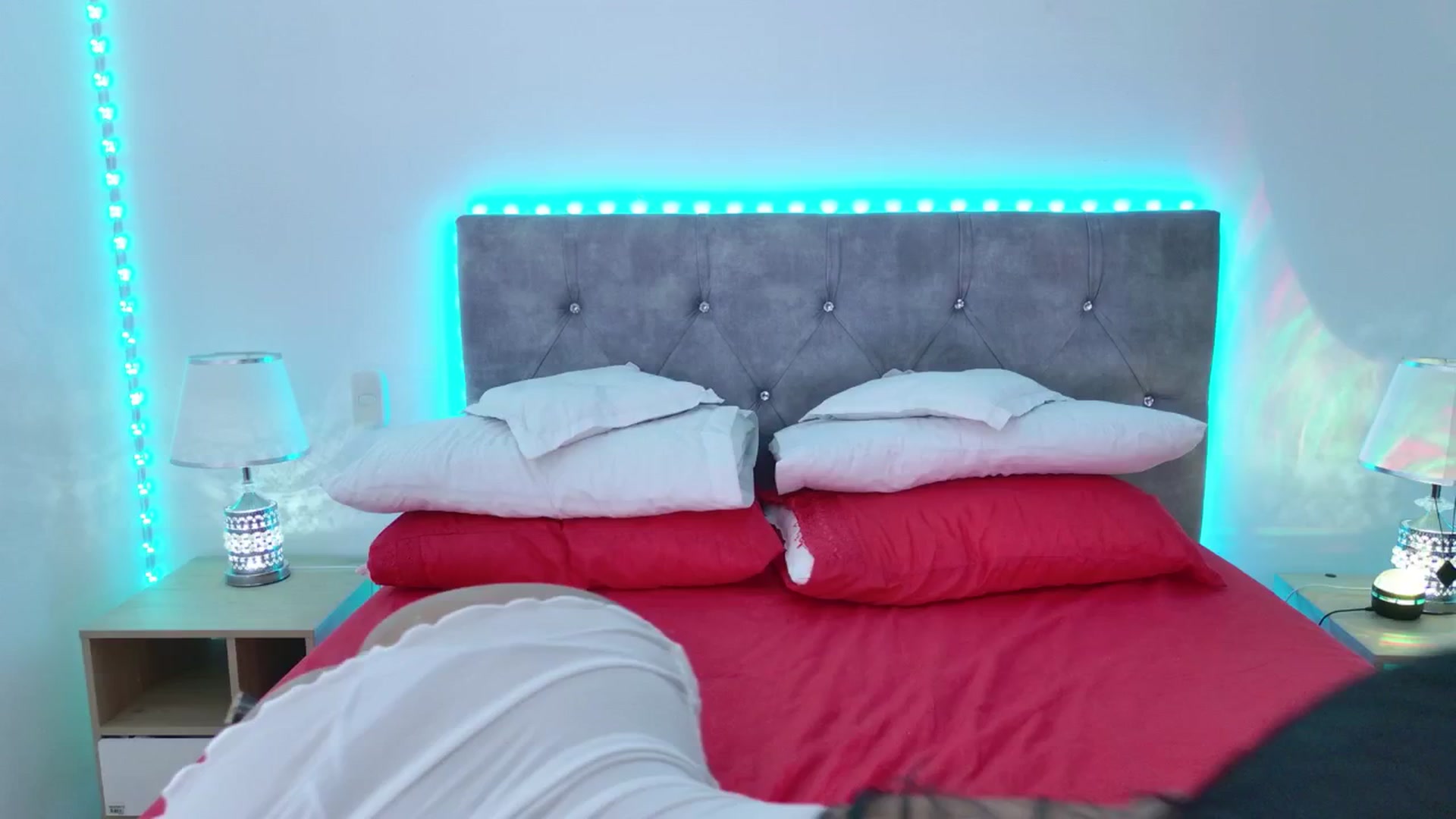 Gallery image thumbnail from NicolePowell's myfreecams stream on, 04/17/2026, 24:00 image 19 of 20