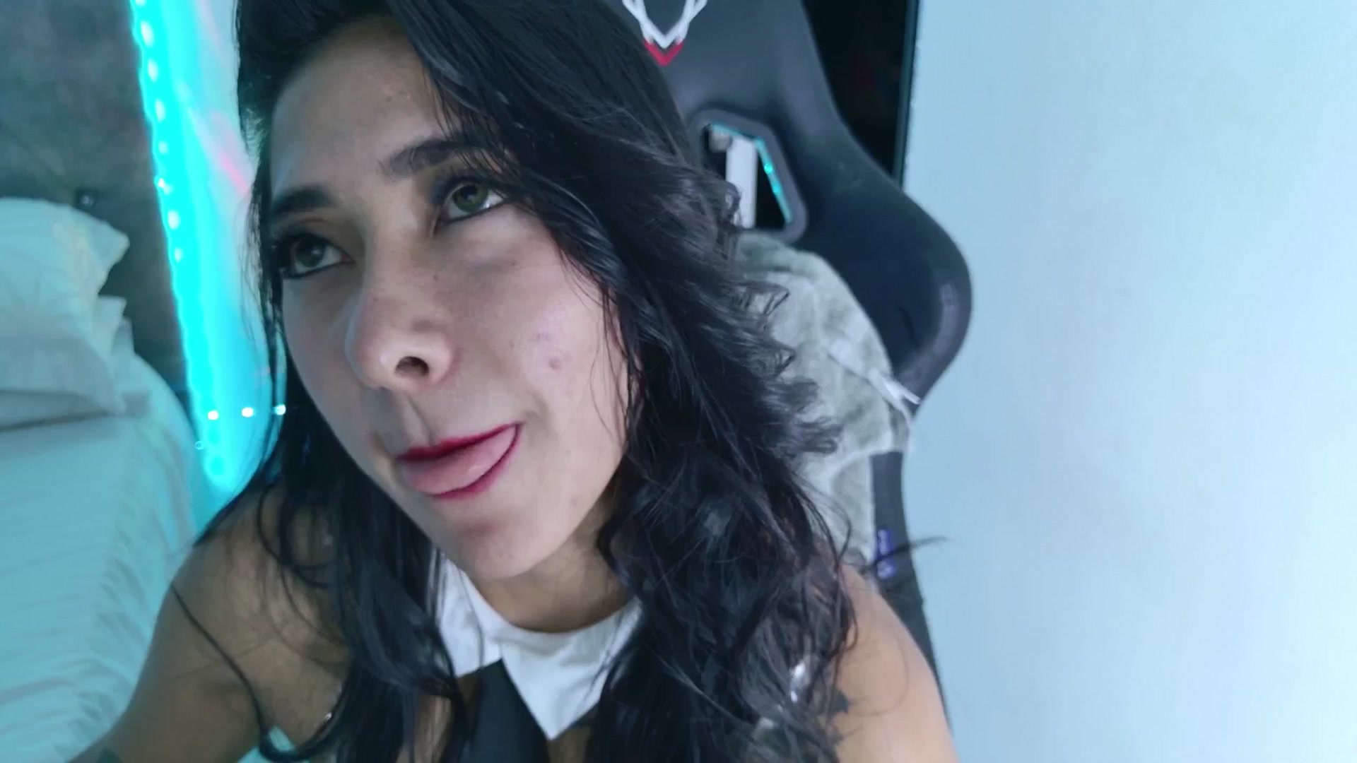 Gallery image thumbnail from NicolePowell's myfreecams stream on, 04/24/2026, 02:34 image 13 of 20