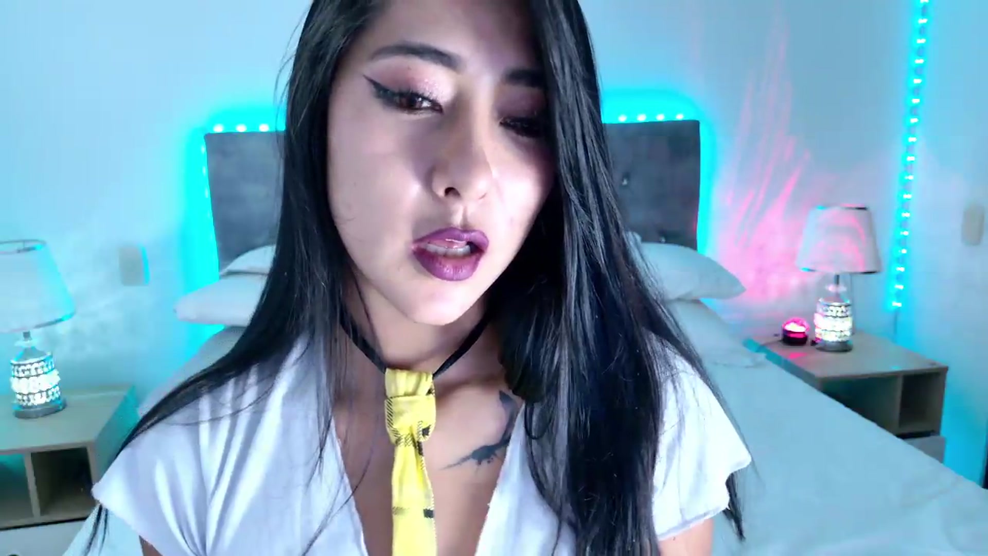 Gallery image thumbnail from NicolePowell's myfreecams stream on, 05/14/2026, 03:18 image 17 of 20
