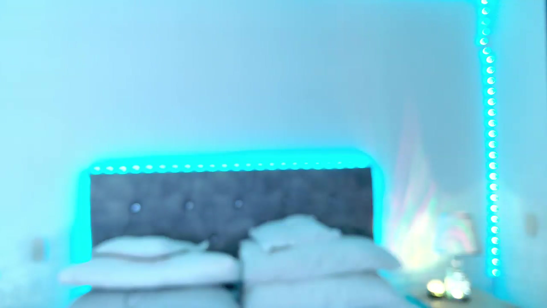 Gallery image thumbnail from NicolePowell's myfreecams stream on, 05/14/2026, 03:18 image 14 of 20