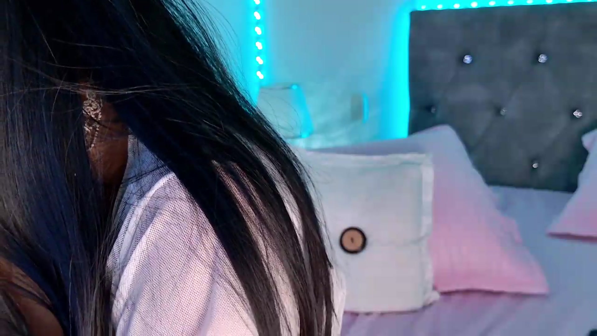 Gallery image thumbnail from NicolePowell's myfreecams stream on, 05/17/2026, 05:10 image 20 of 20