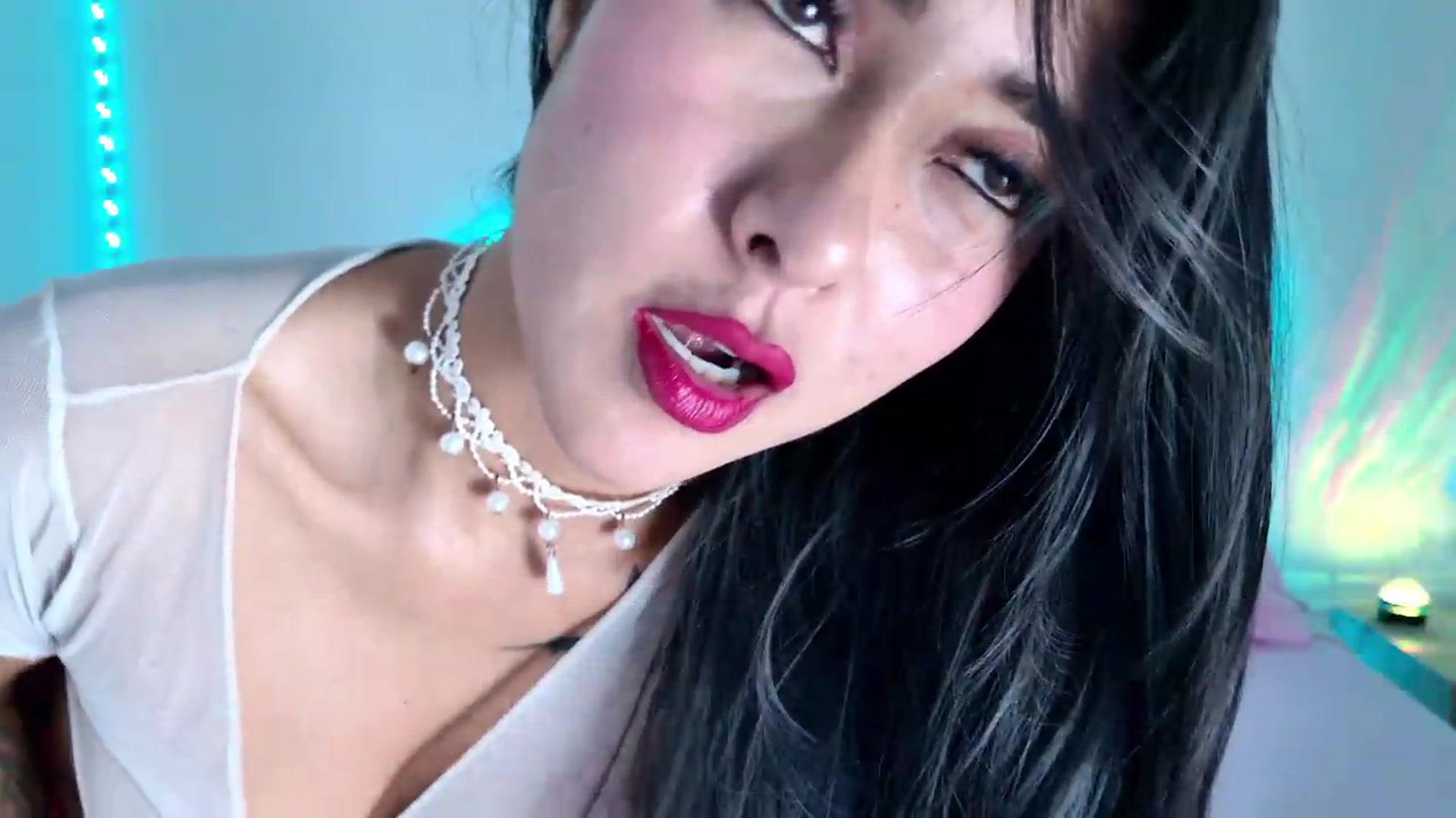 Gallery image thumbnail from NicolePowell's myfreecams stream on, 05/17/2026, 05:10 image 3 of 20