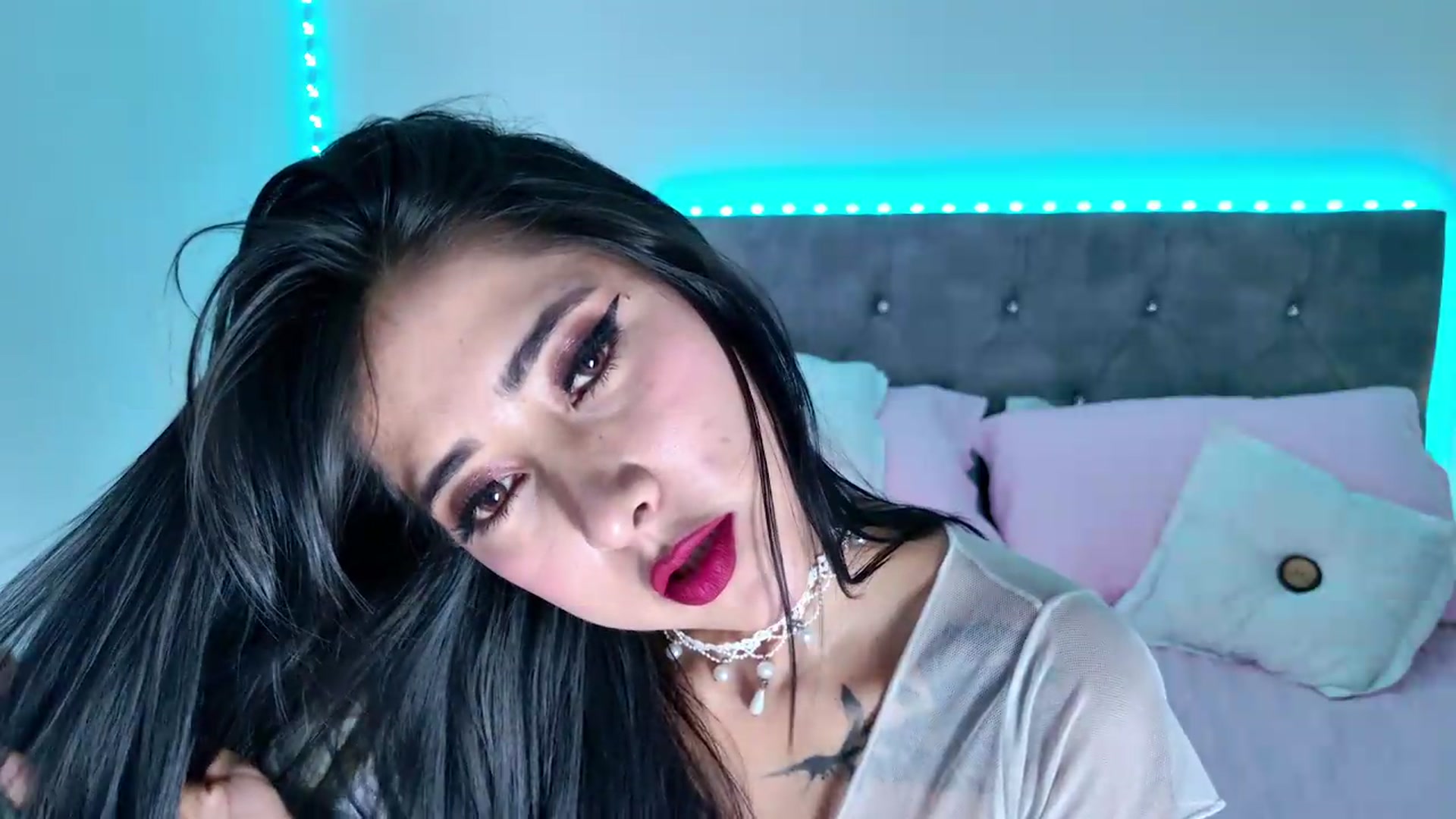 Gallery image thumbnail from NicolePowell's myfreecams stream on, 05/17/2026, 05:10 image 6 of 20