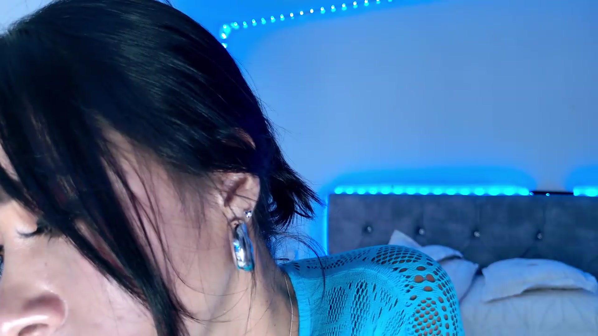 Gallery image thumbnail from NicolePowell's myfreecams stream on, 05/25/2026, 02:29 image 13 of 20