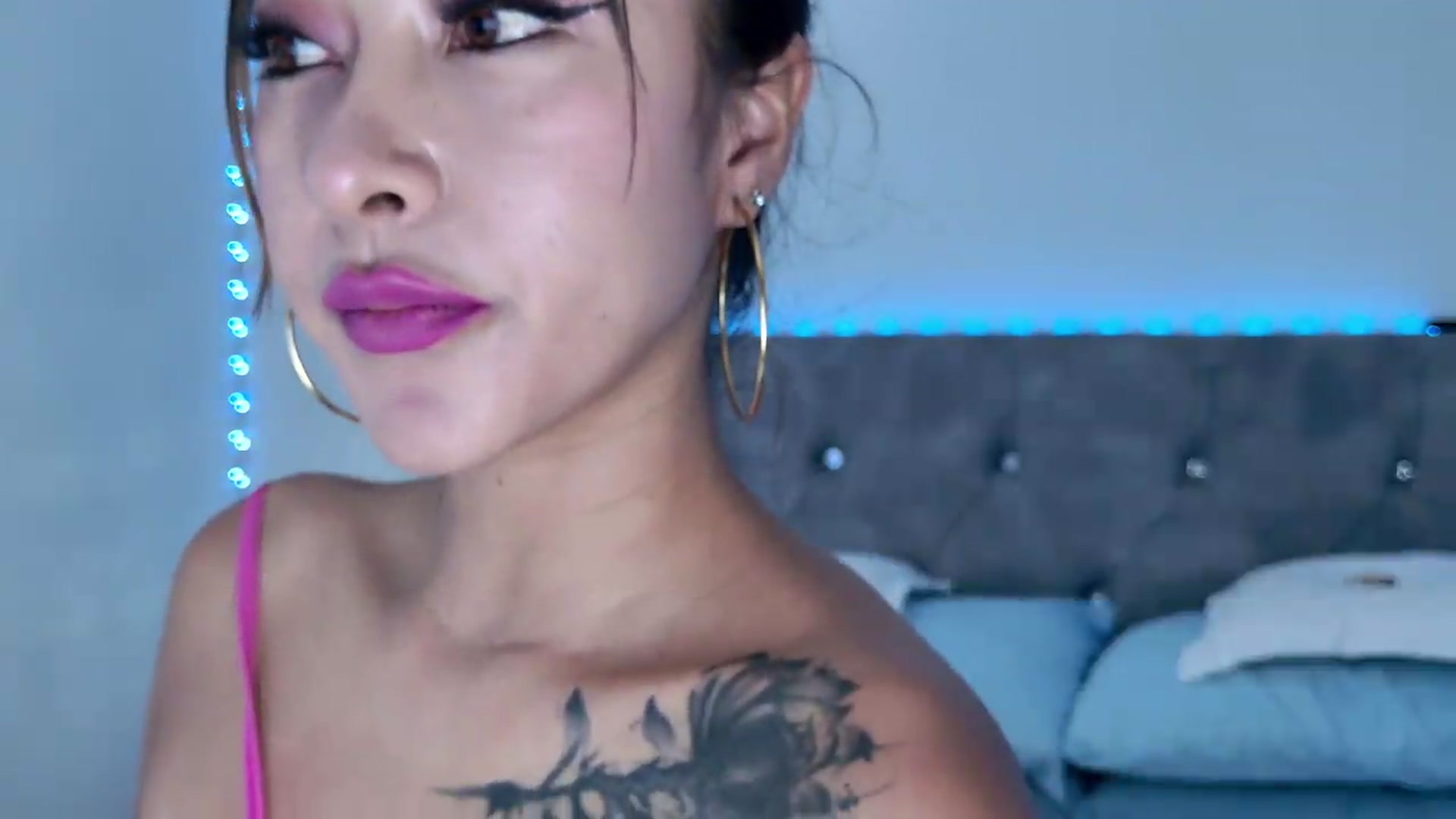 Gallery image thumbnail from NicolePowell's myfreecams stream on, 06/29/2026, 01:16 image 14 of 20