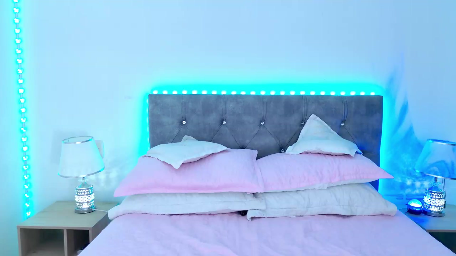 Gallery image thumbnail from NicolePowell's myfreecams stream on, 07/23/2026, 04:15 image 14 of 20