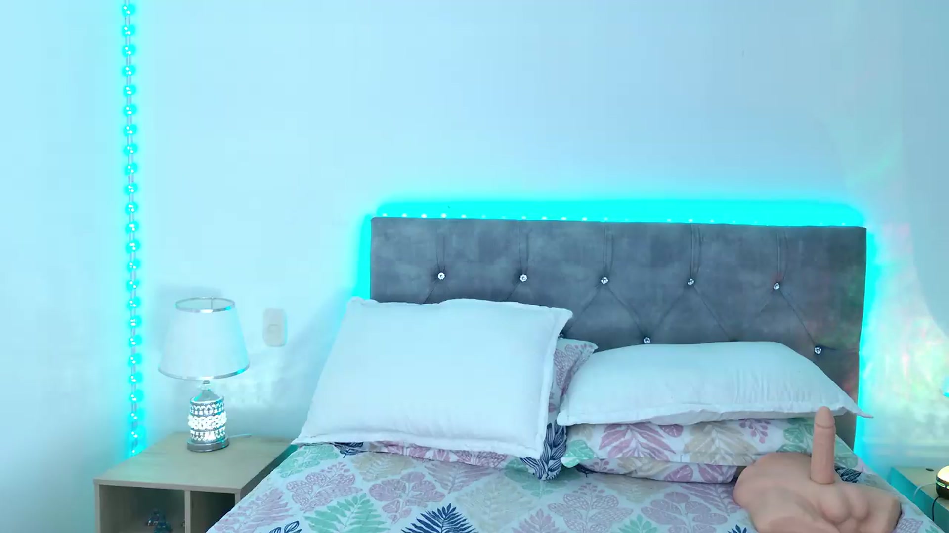 Gallery image thumbnail from NicolePowell's myfreecams stream on, 07/30/2026, 04:30 image 16 of 20