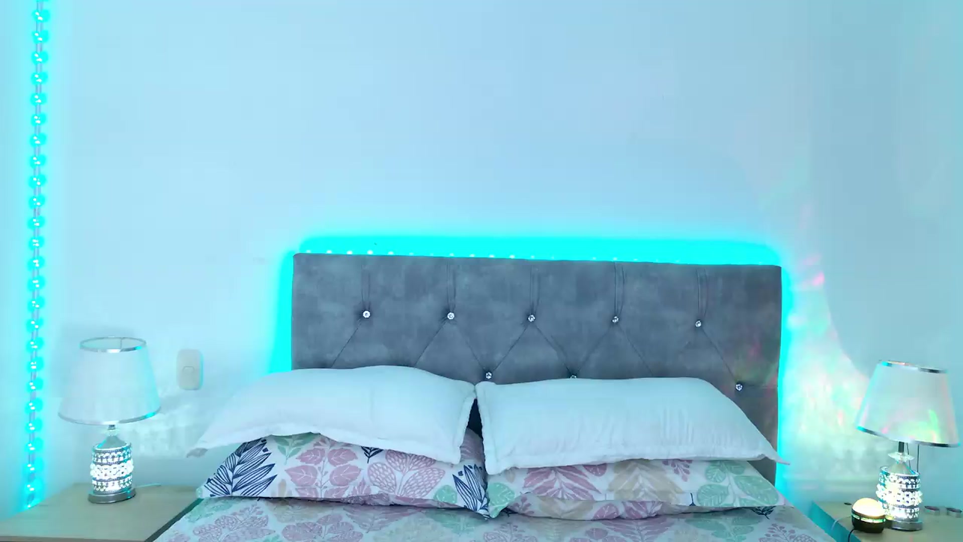 Gallery image thumbnail from NicolePowell's myfreecams stream on, 07/30/2026, 04:30 image 1 of 20