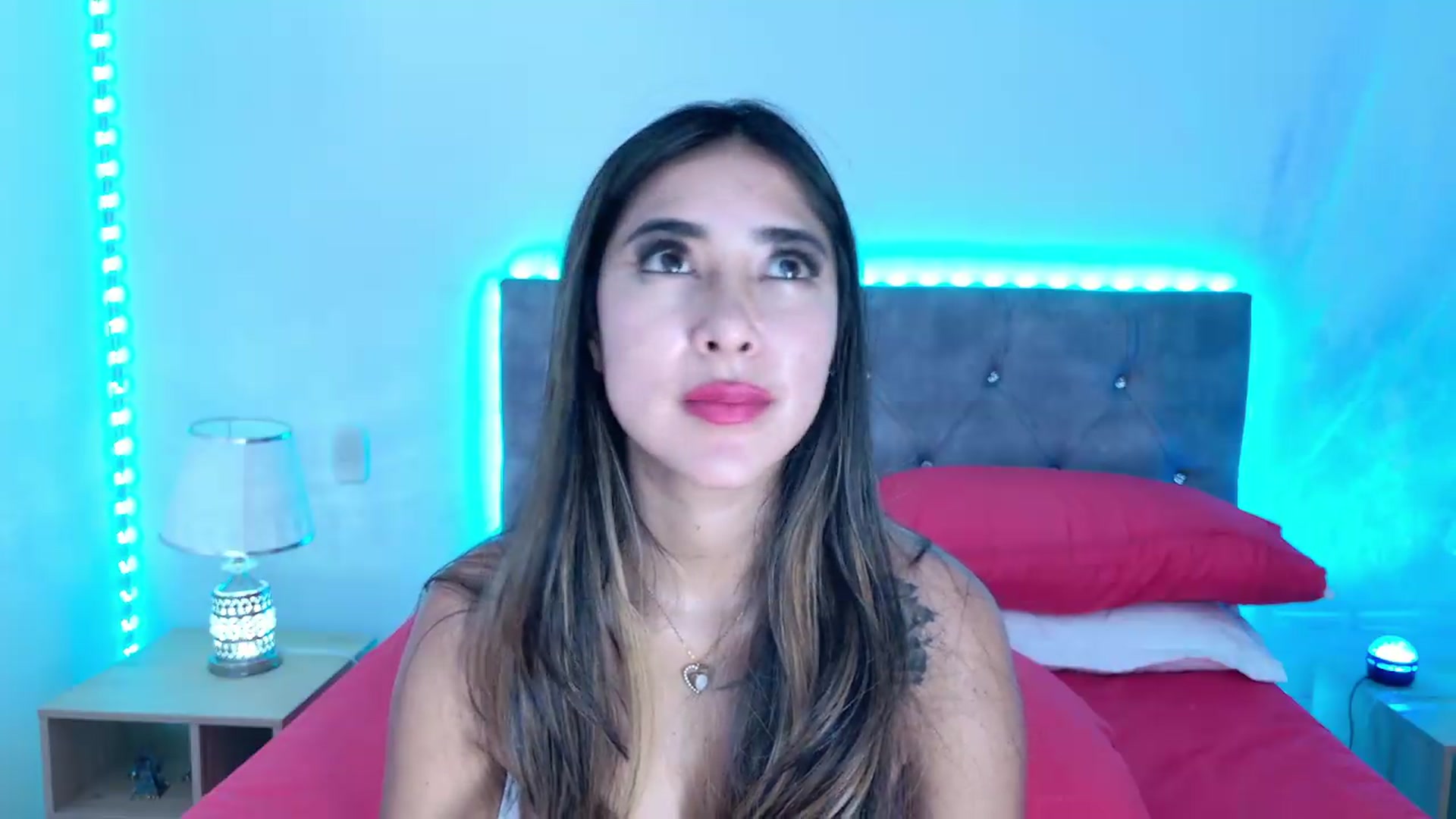 Gallery image thumbnail from NicolePowell's myfreecams stream on, 08/06/2026, 05:40 image 10 of 20
