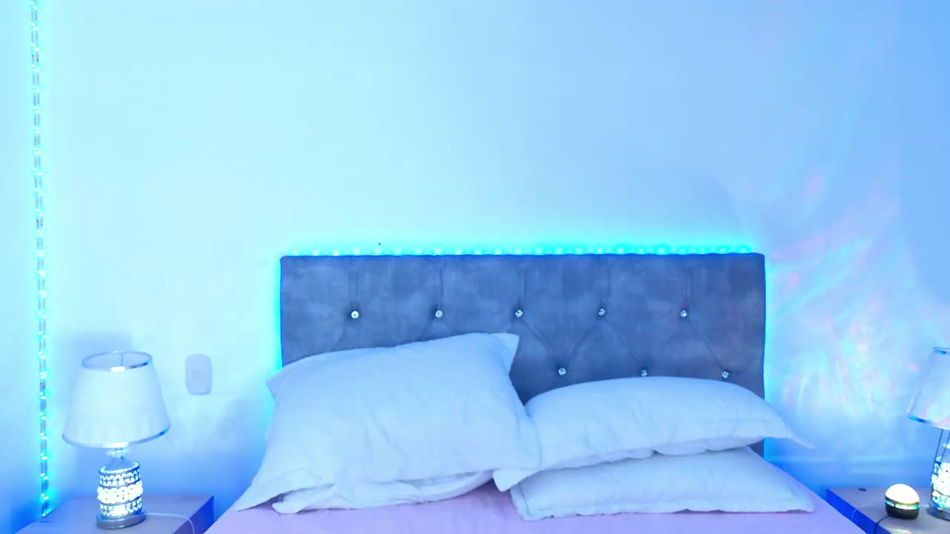 Gallery image thumbnail from NicolePowell's myfreecams stream on, 08/11/2026, 06:12 image 5 of 20