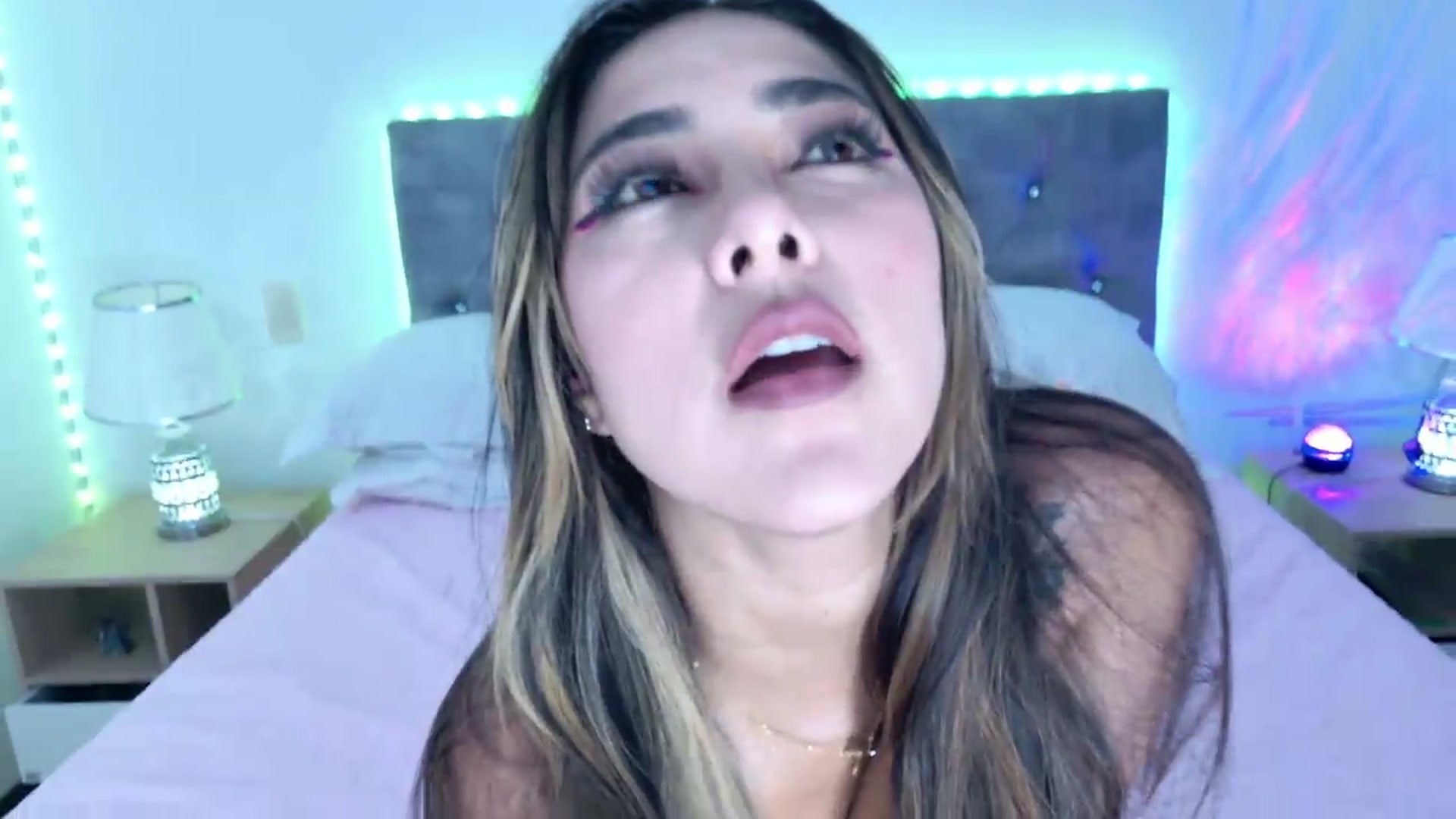 Gallery image thumbnail from NicolePowell's myfreecams stream on, 08/12/2026, 03:39 image 3 of 20