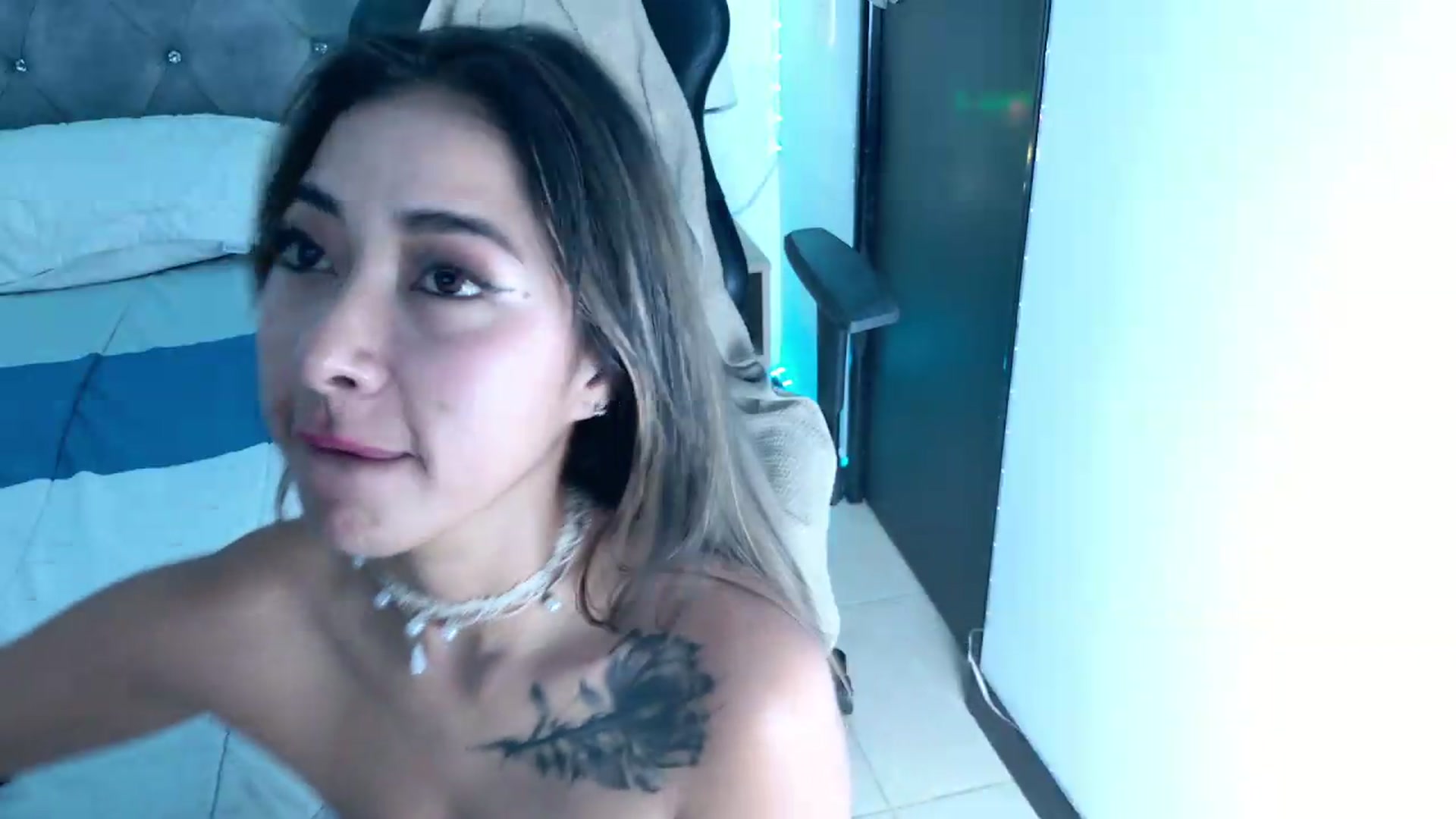 Gallery image thumbnail from NicolePowell's myfreecams stream on, 08/18/2026, 02:47 image 14 of 20