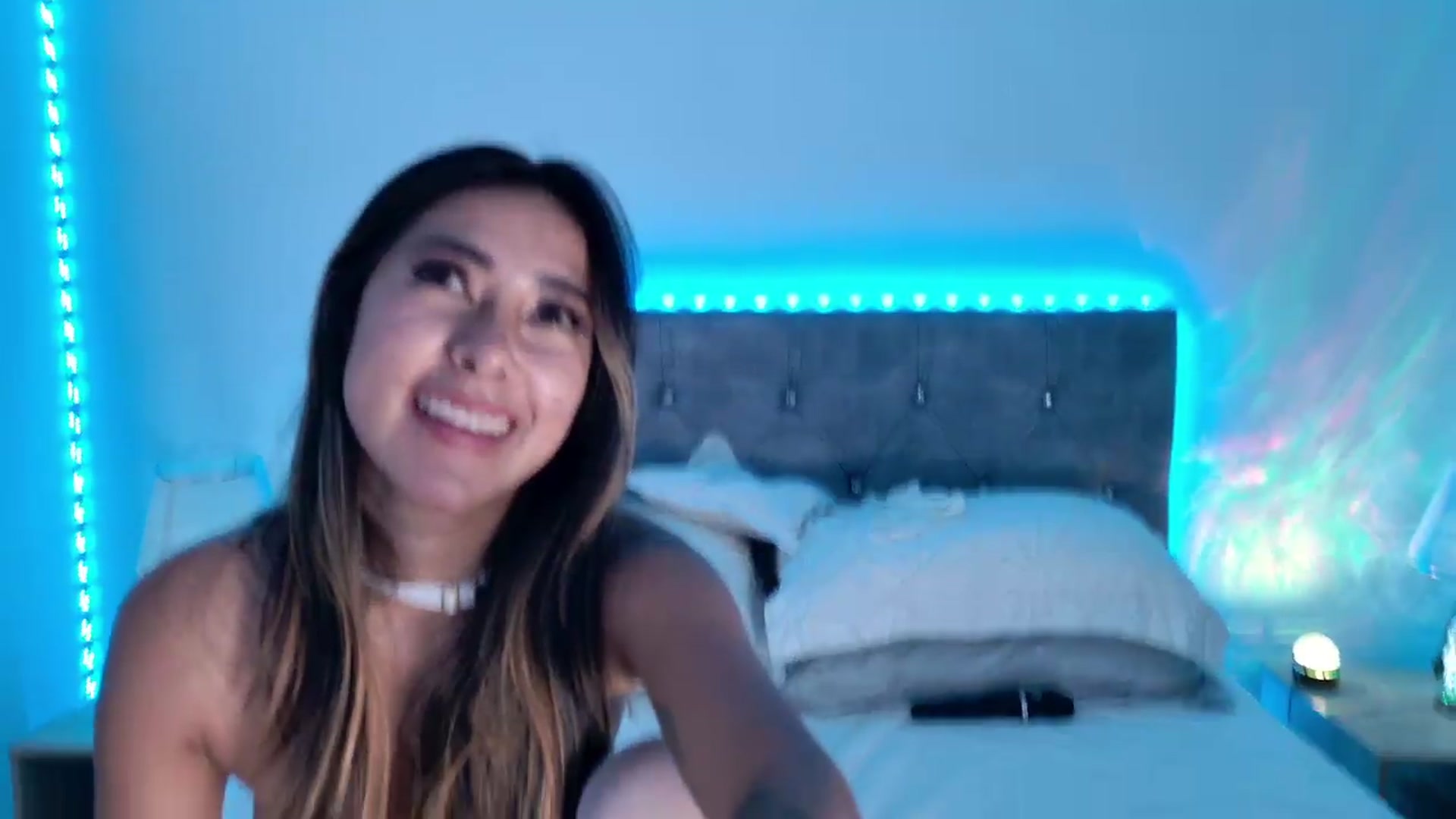 Gallery image thumbnail from NicolePowell's myfreecams stream on, 08/20/2026, 04:05 image 17 of 20