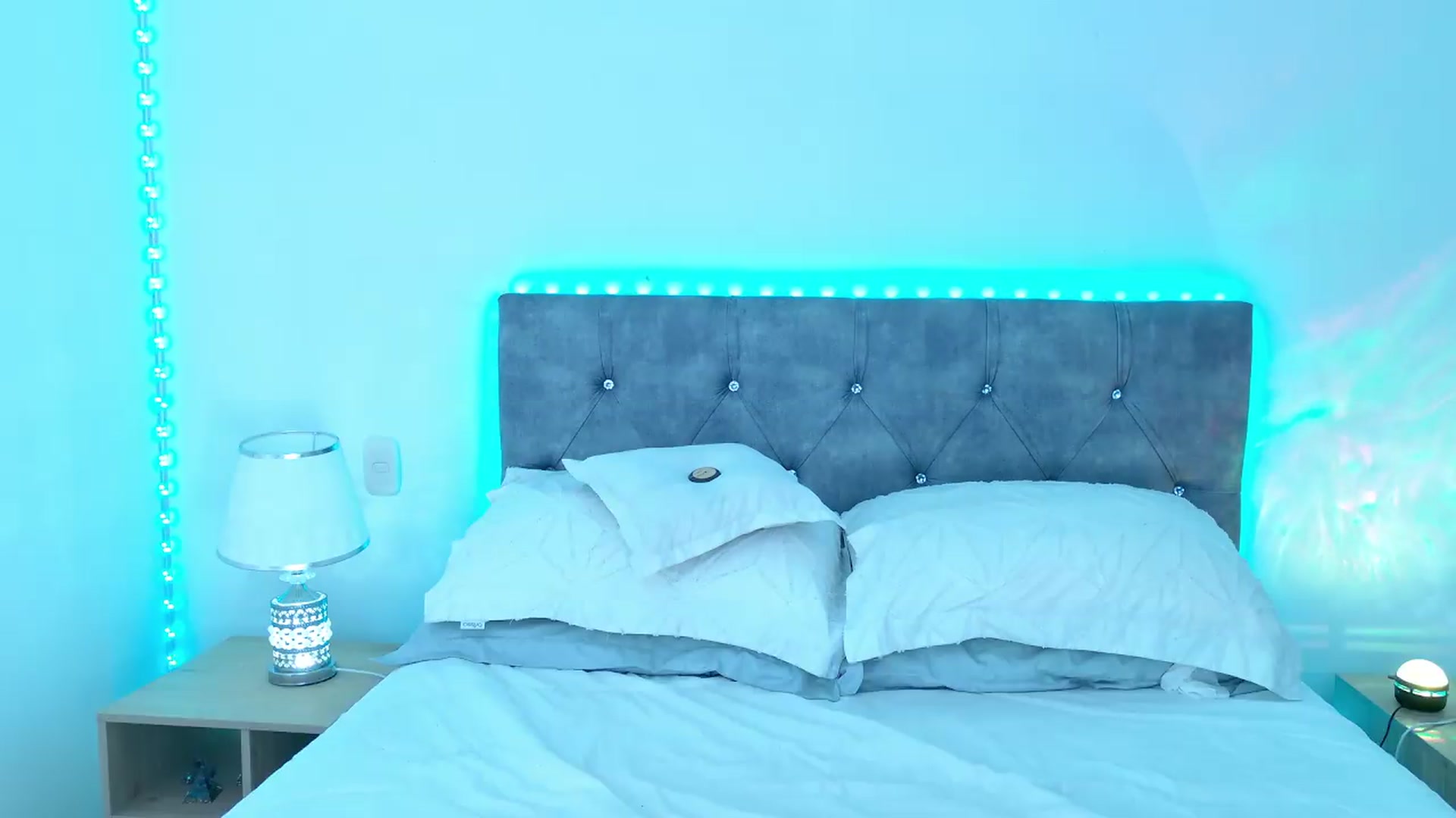 Gallery image thumbnail from NicolePowell's myfreecams stream on, 08/21/2026, 24:04 image 5 of 20