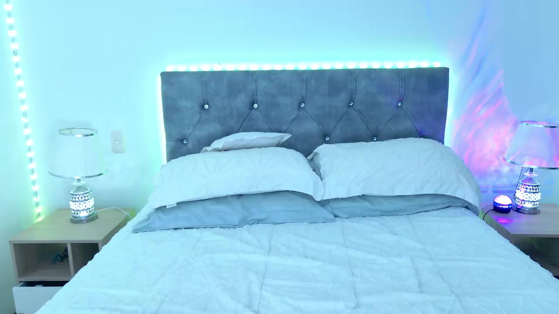 Gallery image thumbnail from NicolePowell's myfreecams stream on, 08/24/2026, 06:15 image 18 of 20