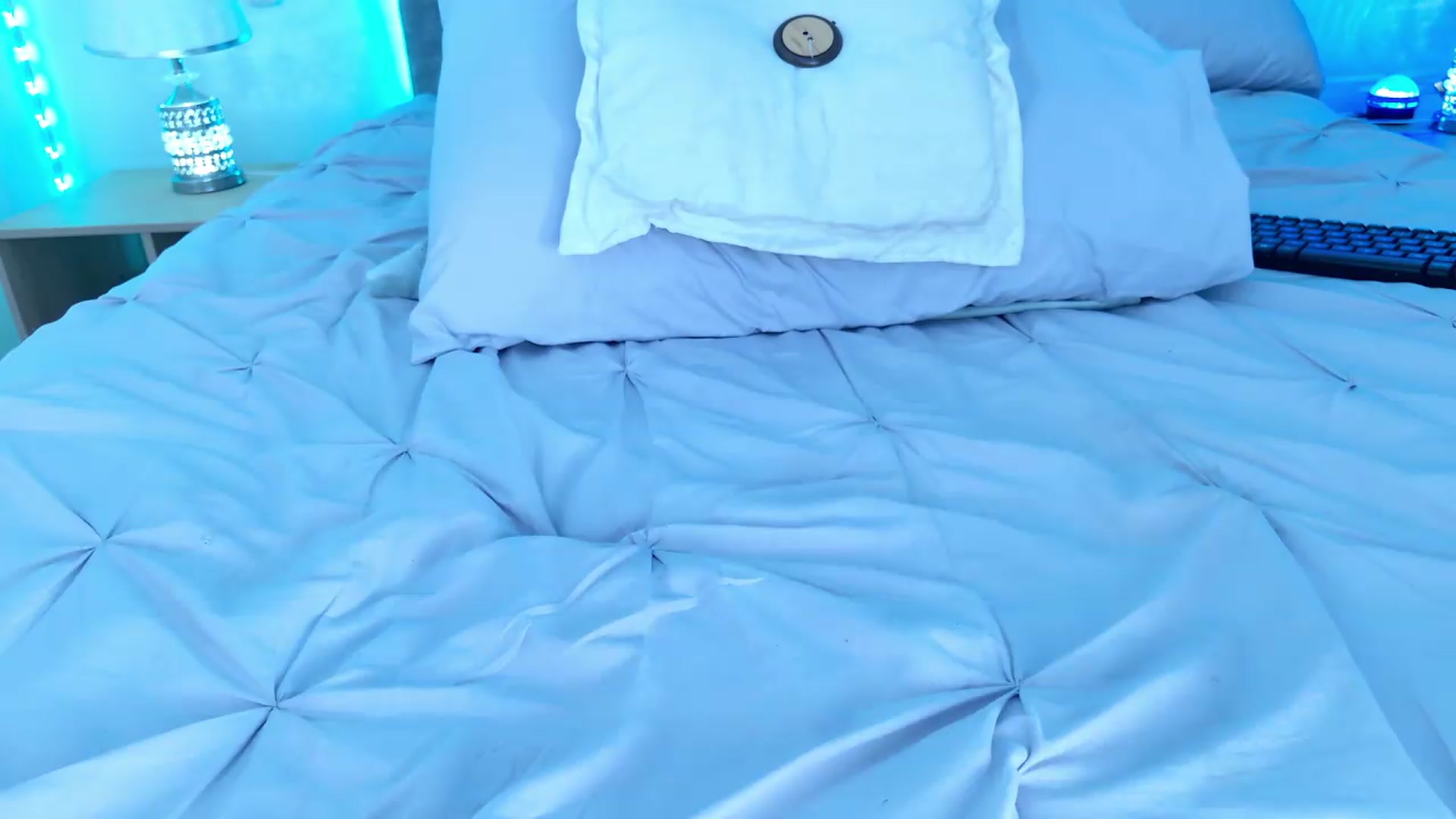 Gallery image thumbnail from NicolePowell's myfreecams stream on, 09/01/2026, 05:00 image 14 of 20