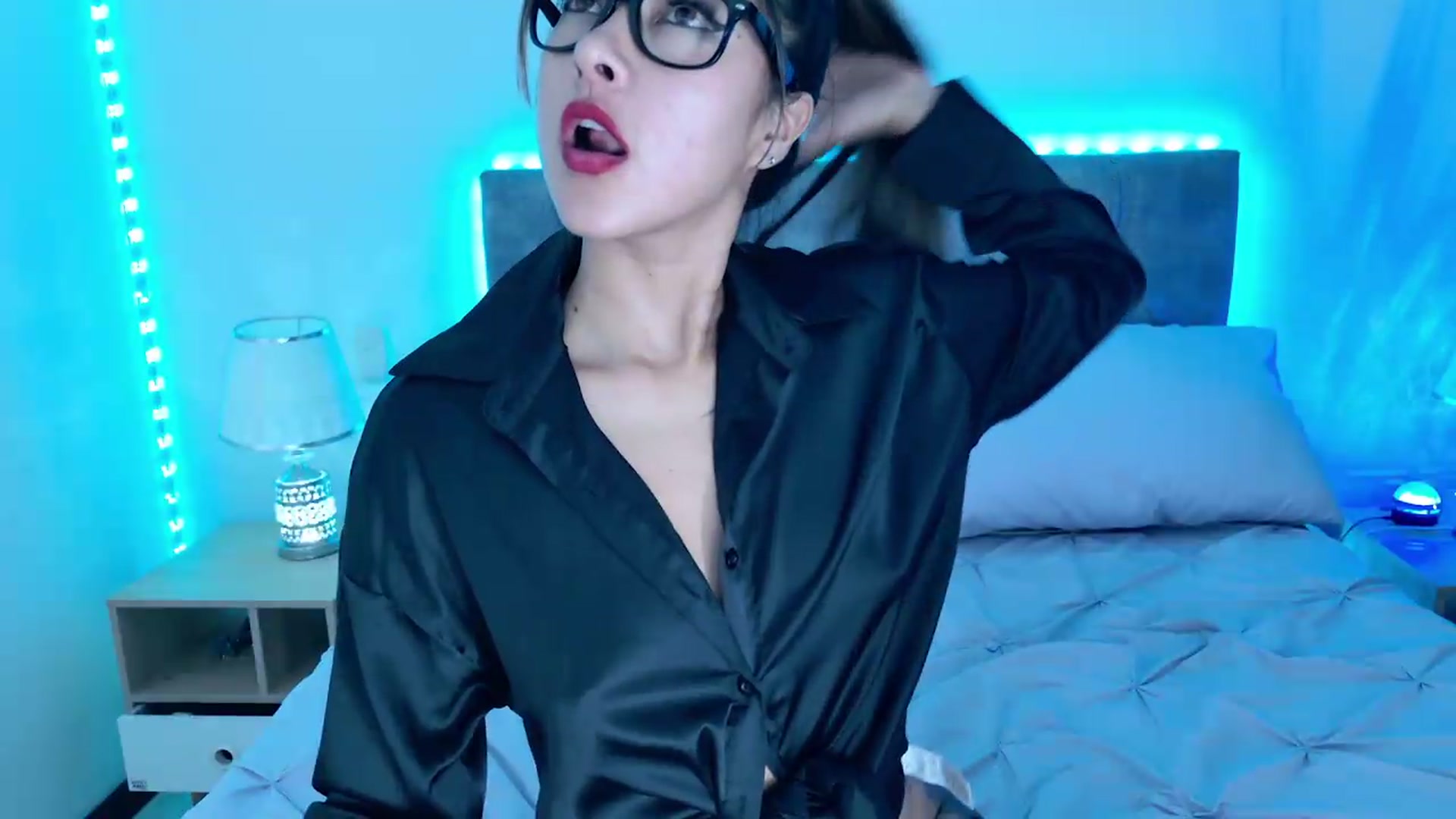 Gallery image thumbnail from NicolePowell's myfreecams stream on, 09/01/2026, 05:00 image 15 of 20