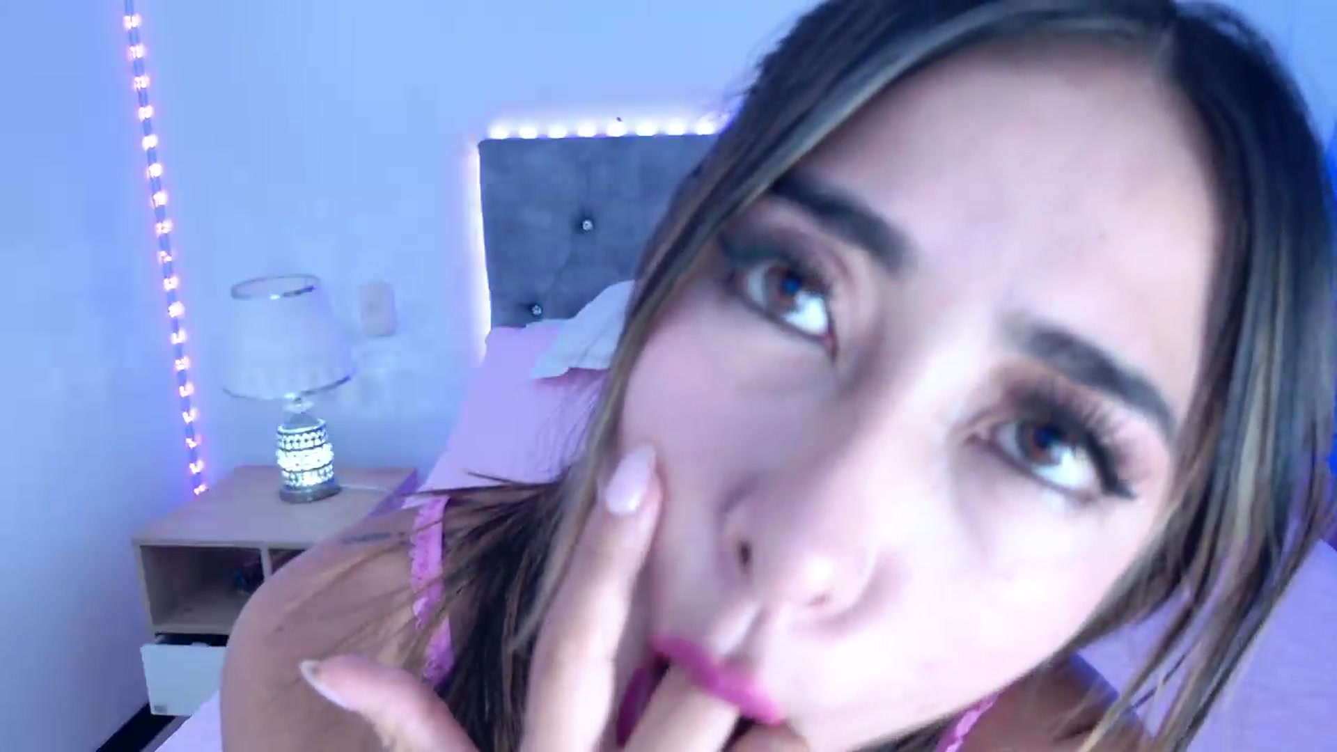 Gallery image thumbnail from NicolePowell's myfreecams stream on, 09/02/2026, 01:18 image 20 of 20