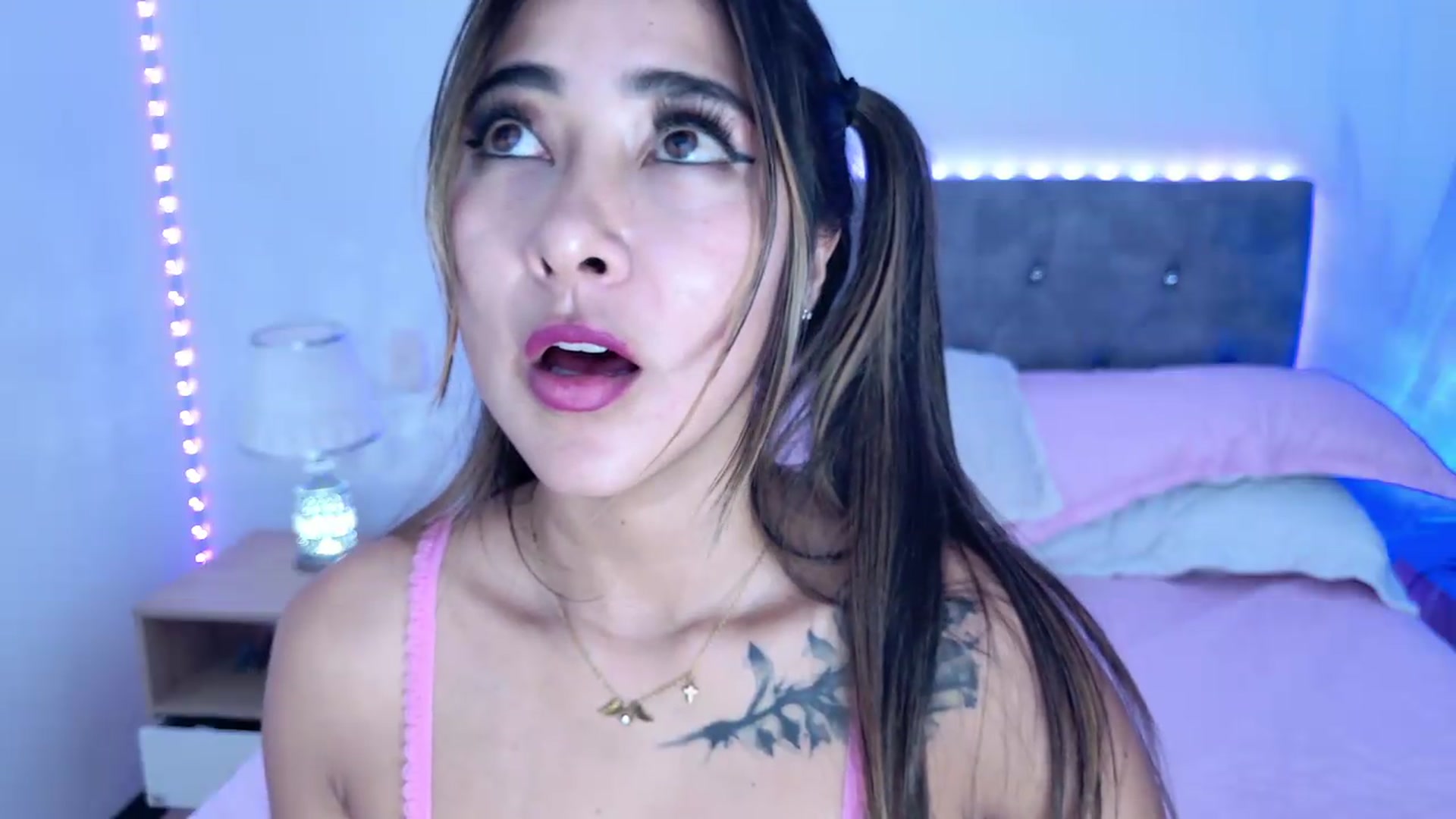 Gallery image thumbnail from NicolePowell's myfreecams stream on, 09/02/2026, 06:06 image 12 of 20