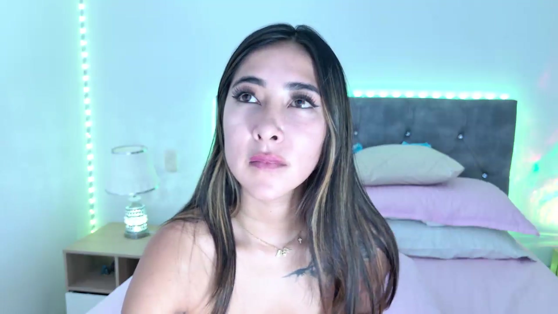 Gallery image thumbnail from NicolePowell's myfreecams stream on, 09/04/2026, 02:30 image 4 of 20