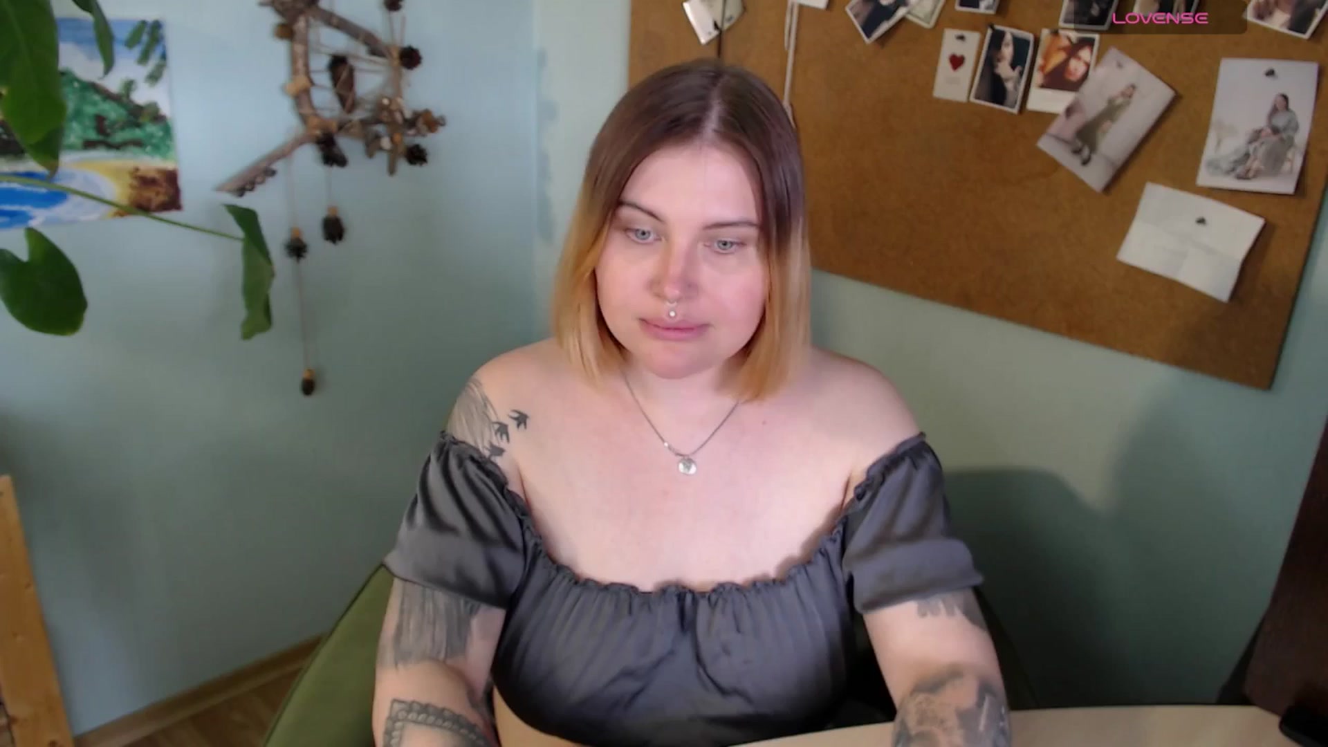 Gallery image thumbnail from NicoleStar's myfreecams stream on, 06/23/2025, 08:48 image 3 of 20