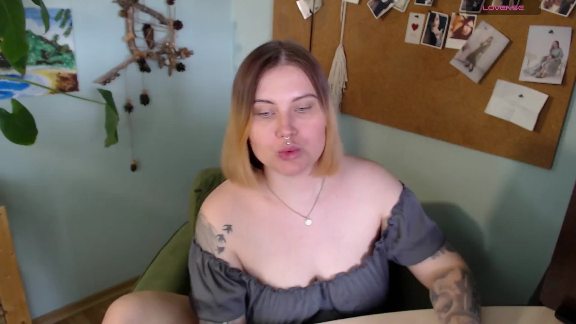 Gallery image thumbnail from NicoleStar's myfreecams stream on, 06/23/2025, 08:48 image 4 of 20