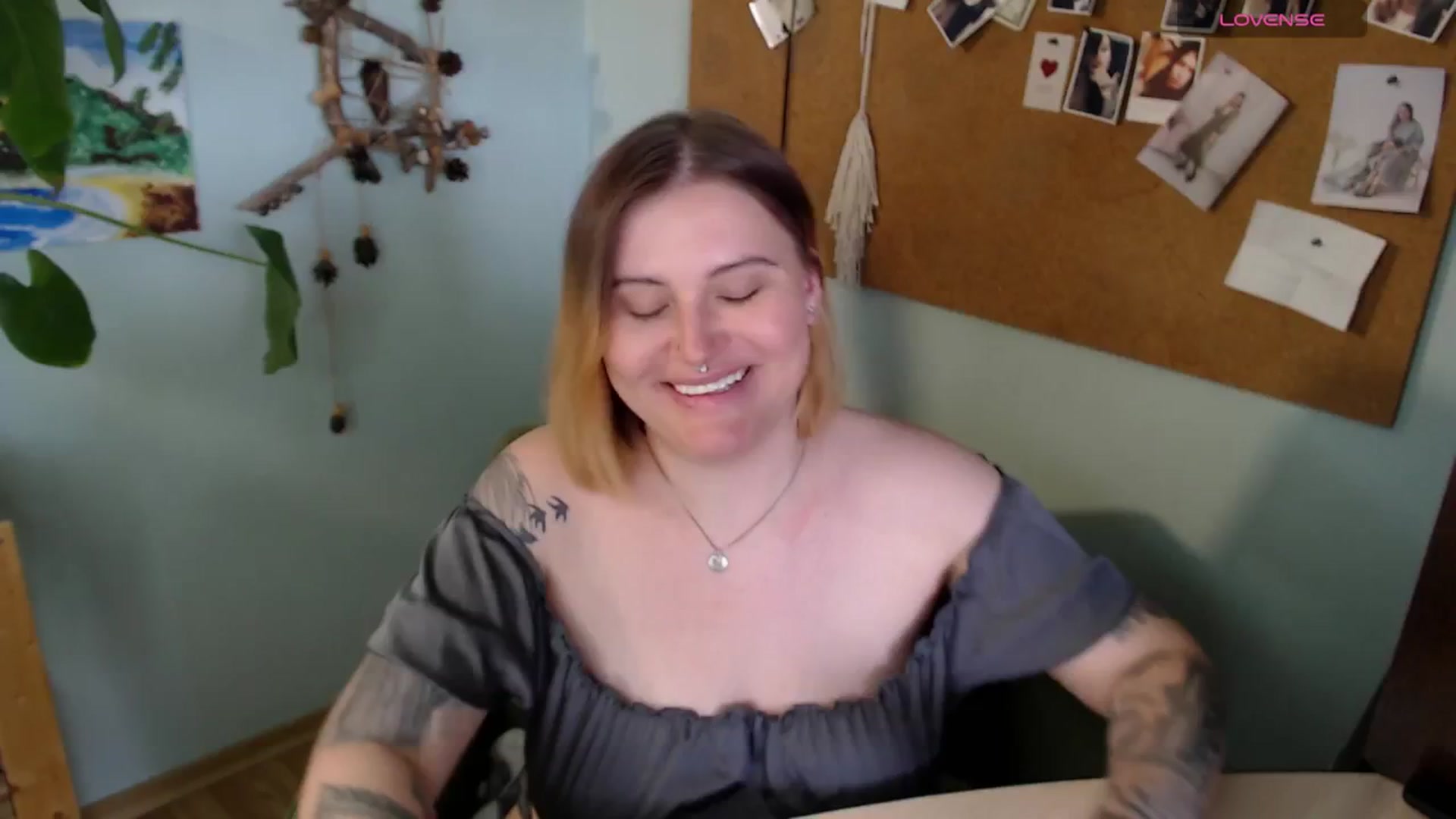 Gallery image thumbnail from NicoleStar's myfreecams stream on, 06/23/2025, 08:48 image 10 of 20