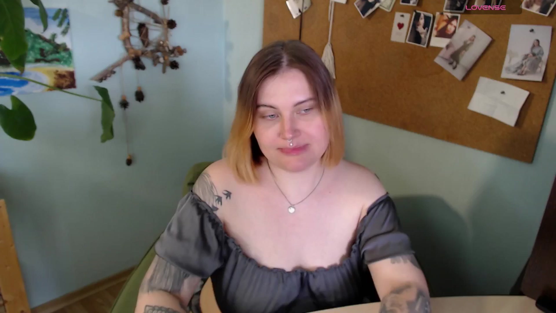 Gallery image thumbnail from NicoleStar's myfreecams stream on, 06/23/2025, 08:48 image 8 of 20