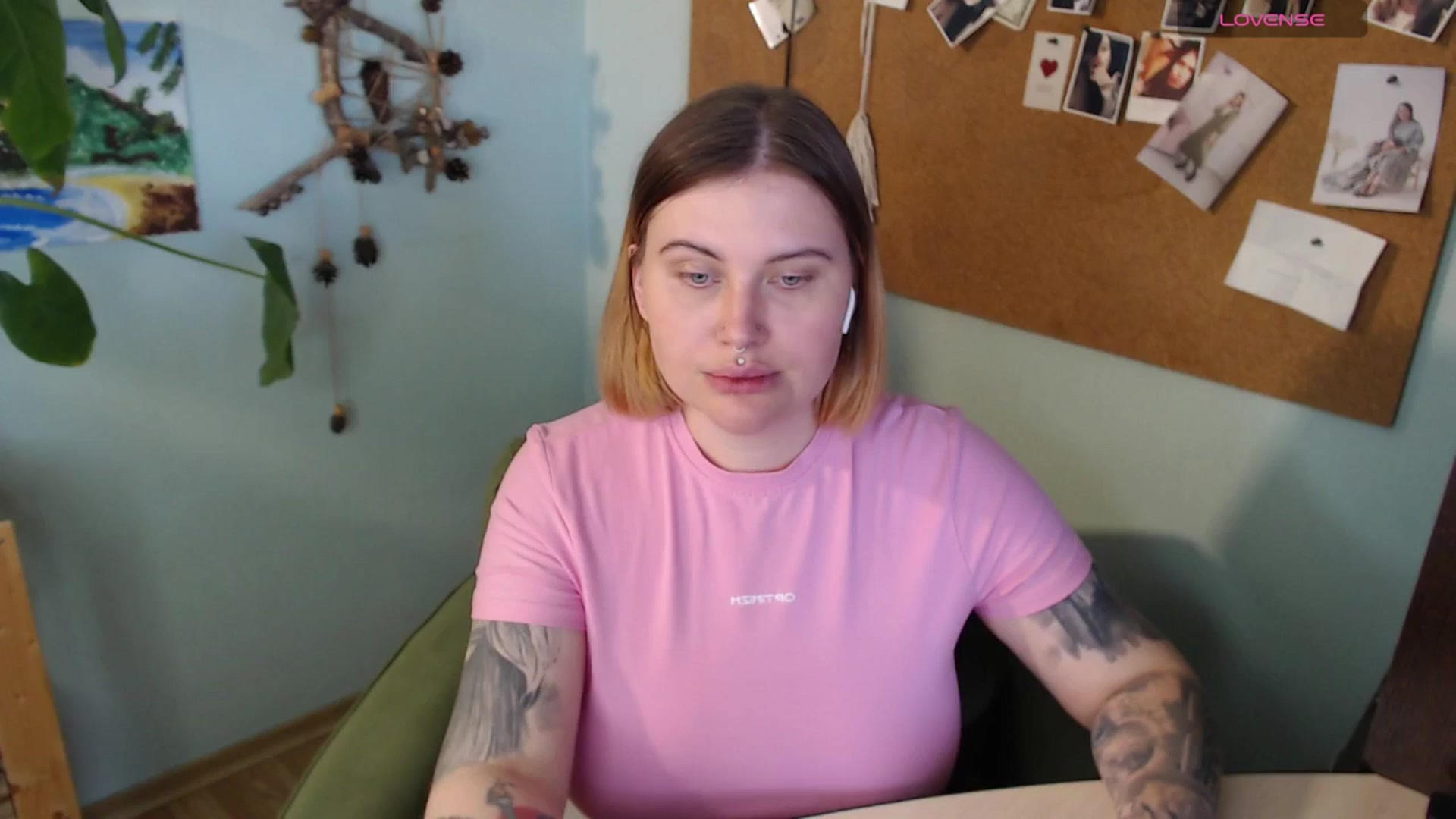 Gallery image thumbnail from NicoleStar's myfreecams stream on, 06/23/2025, 12:22 image 4 of 20