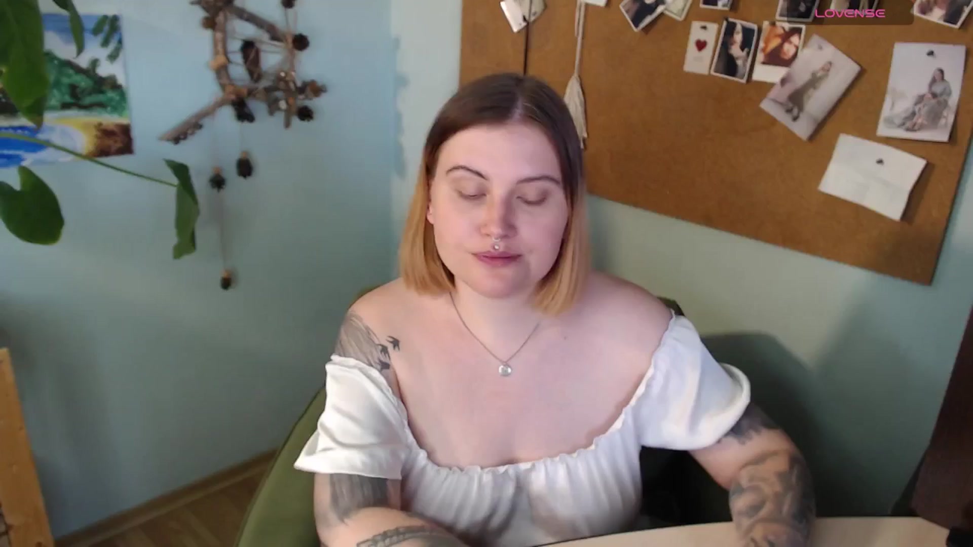 Gallery image thumbnail from NicoleStar's myfreecams stream on, 06/23/2025, 12:22 image 16 of 20