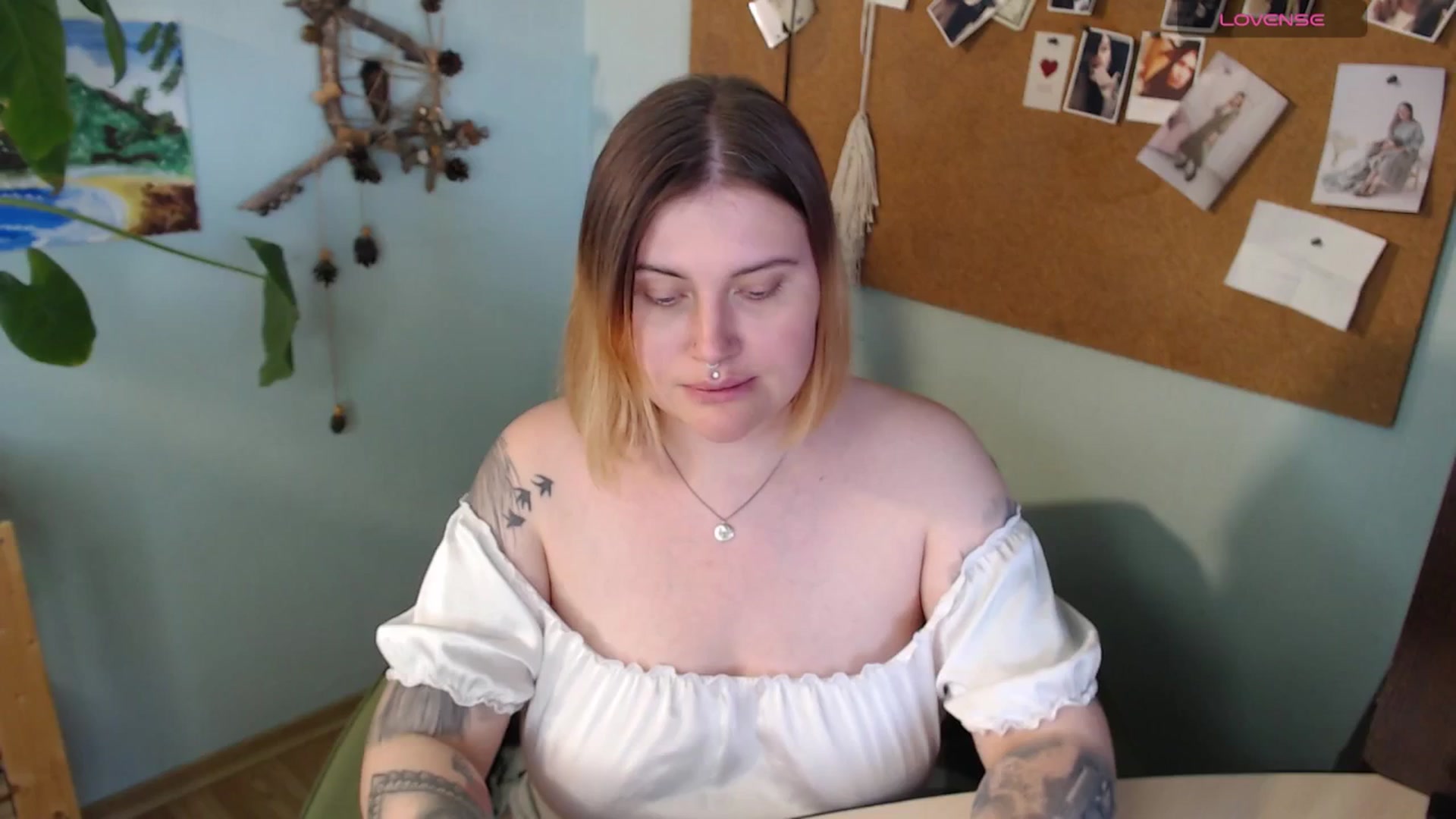 Gallery image thumbnail from NicoleStar's myfreecams stream on, 06/23/2025, 12:22 image 6 of 20