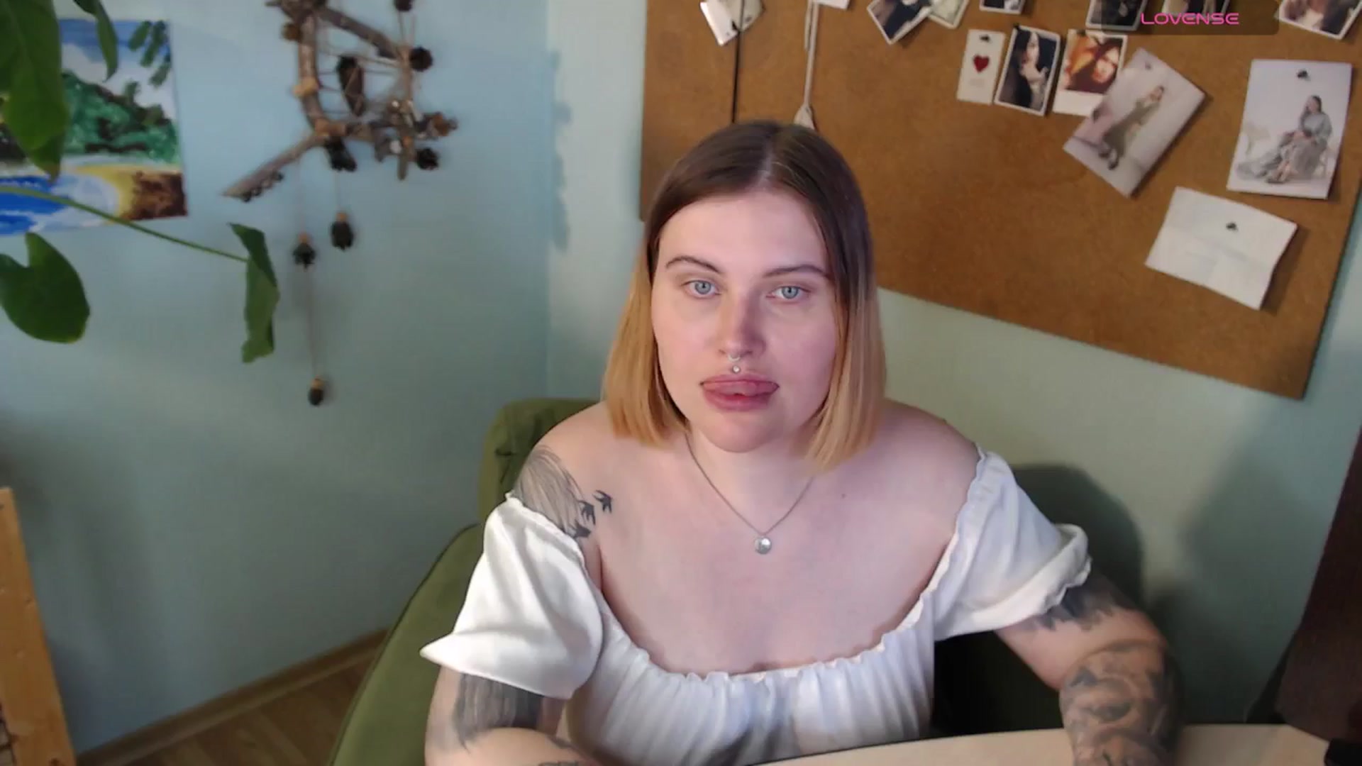 Gallery image thumbnail from NicoleStar's myfreecams stream on, 06/23/2025, 12:22 image 18 of 20