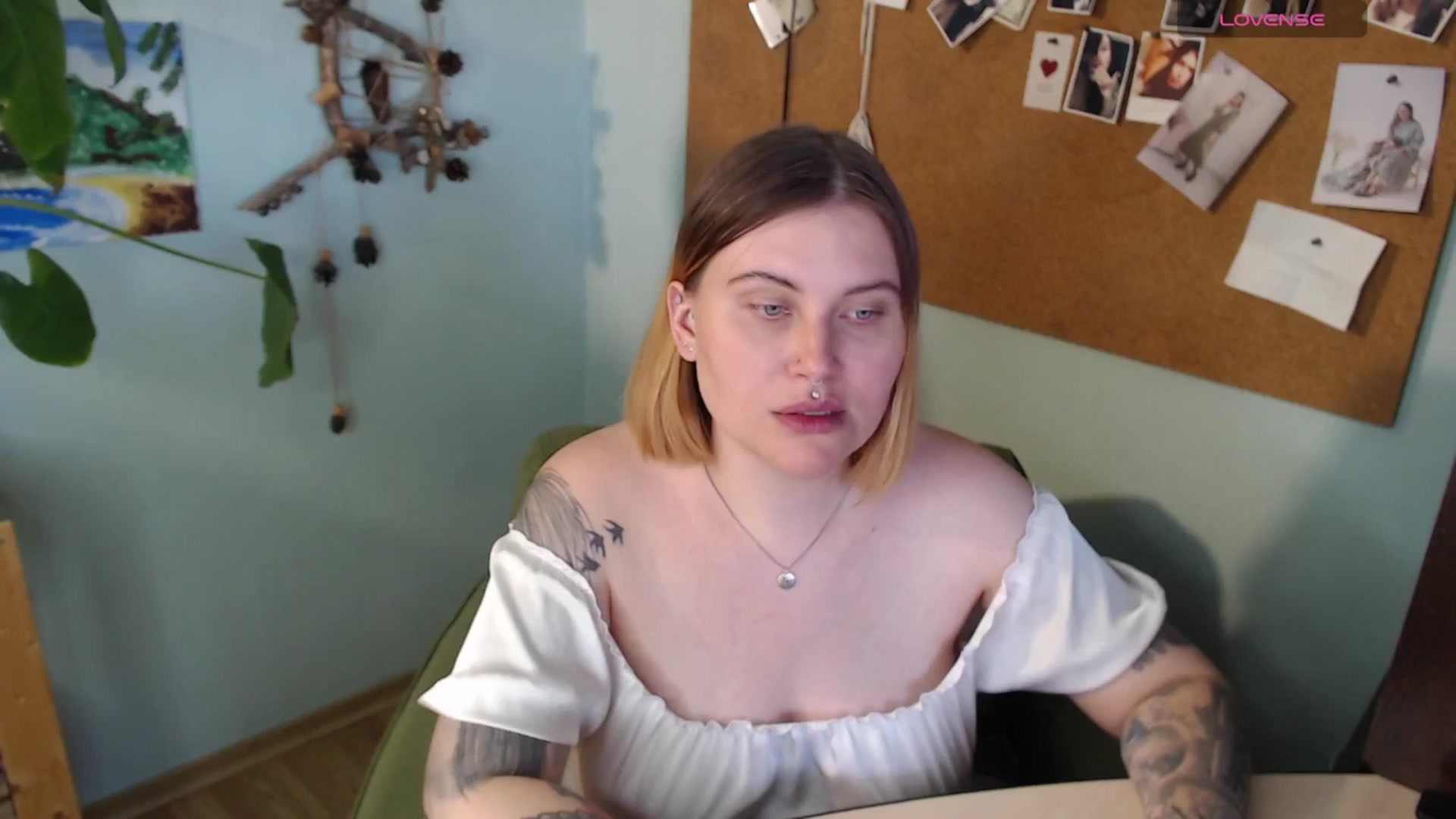 Gallery image thumbnail from NicoleStar's myfreecams stream on, 06/23/2025, 12:22 image 14 of 20