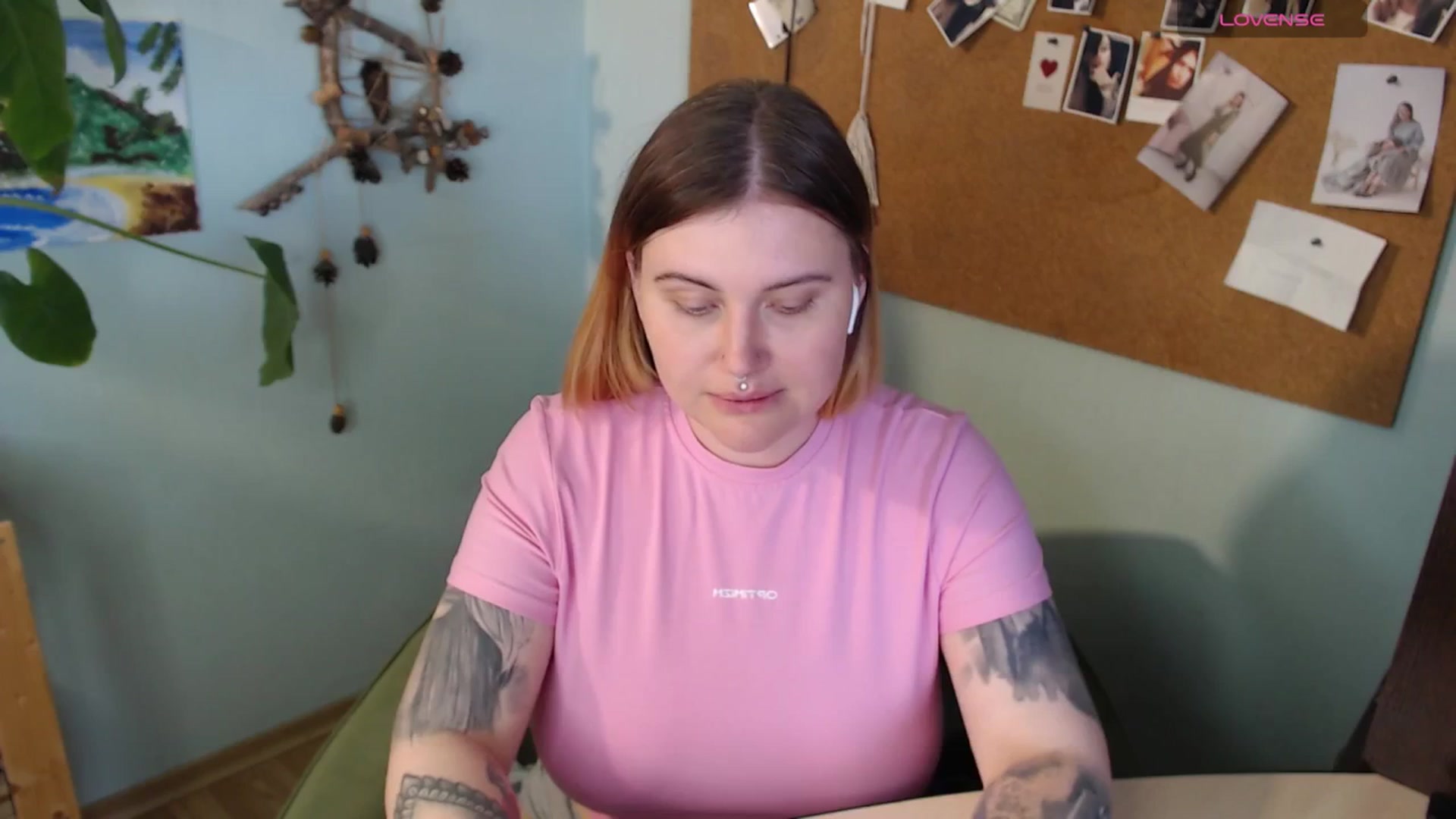 Gallery image thumbnail from NicoleStar's myfreecams stream on, 06/23/2025, 12:22 image 3 of 20