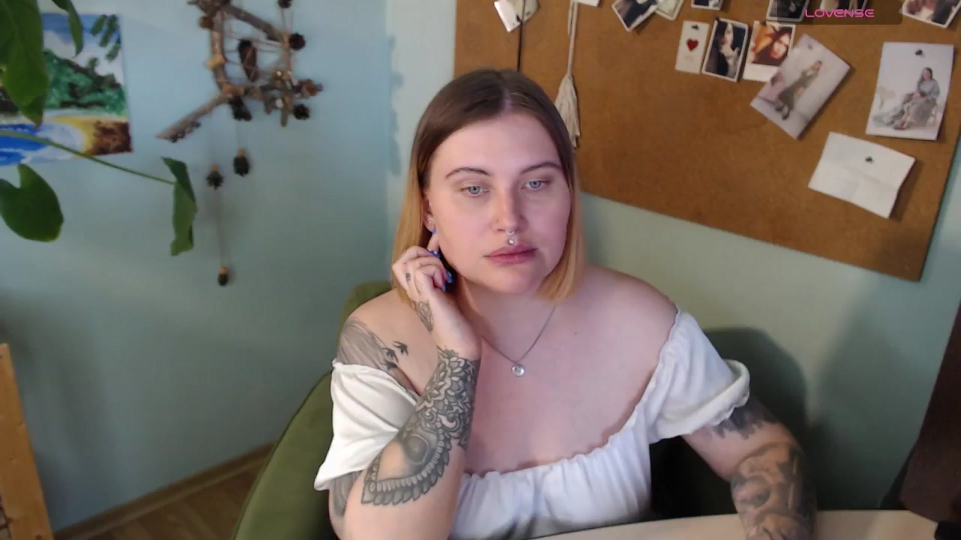 Gallery image thumbnail from NicoleStar's myfreecams stream on, 06/23/2025, 12:22 image 17 of 20