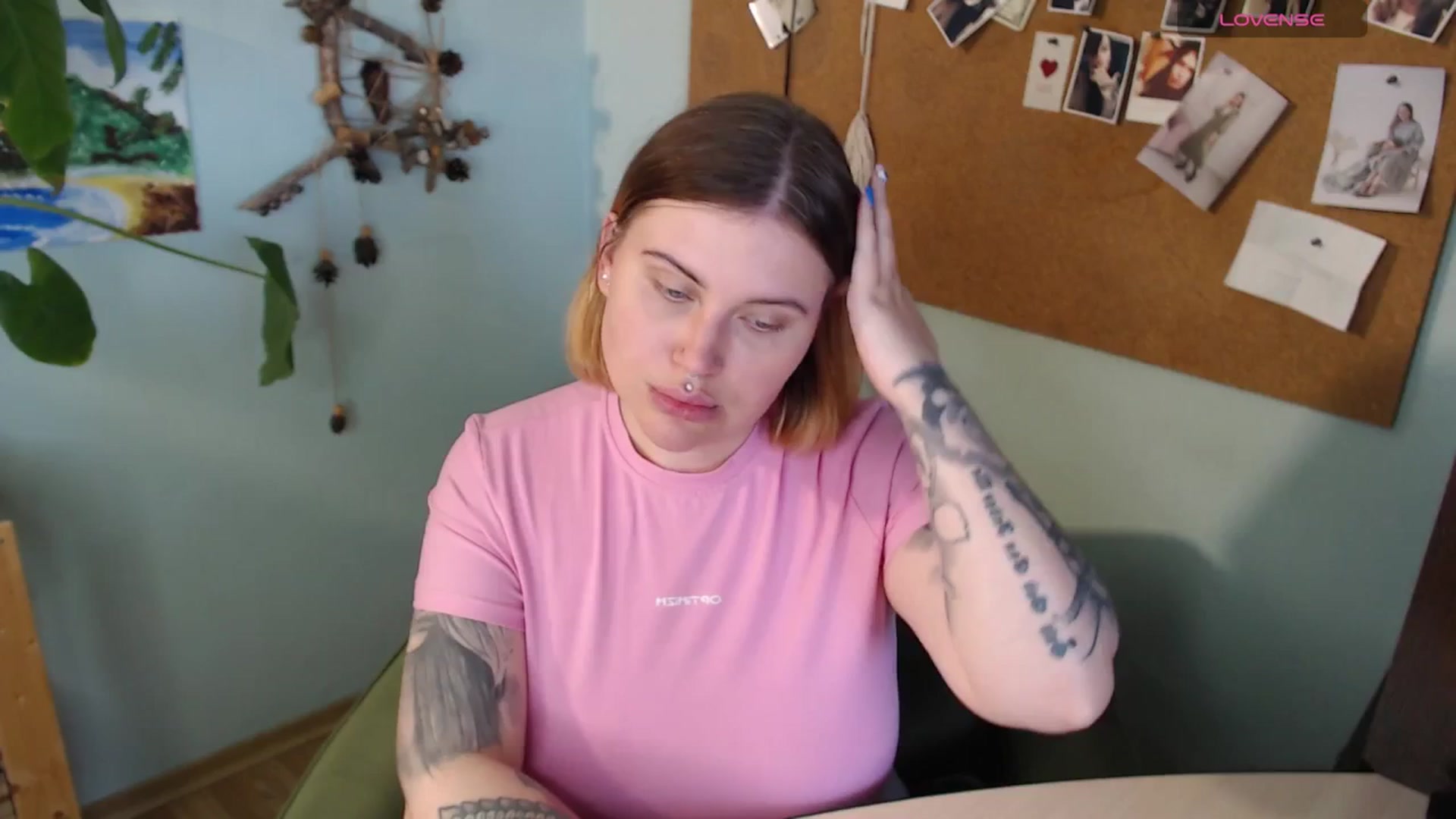 Gallery image thumbnail from NicoleStar's myfreecams stream on, 06/23/2025, 12:22 image 2 of 20