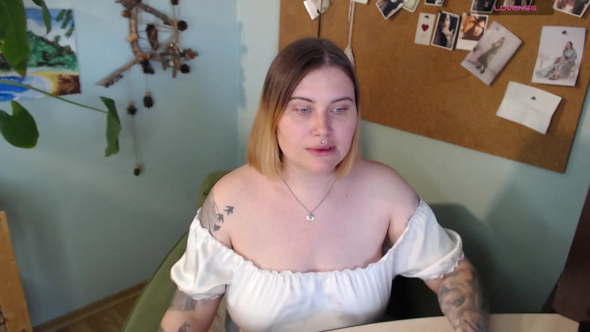 Gallery image thumbnail from NicoleStar's myfreecams stream on, 06/23/2025, 12:22 image 8 of 20