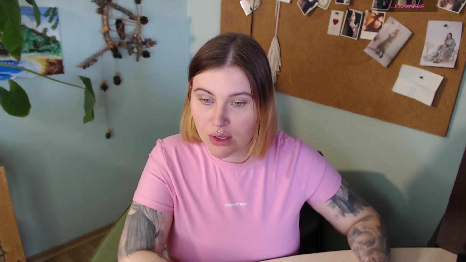 Gallery image thumbnail from NicoleStar's myfreecams stream on, 06/23/2025, 12:22 image 1 of 20