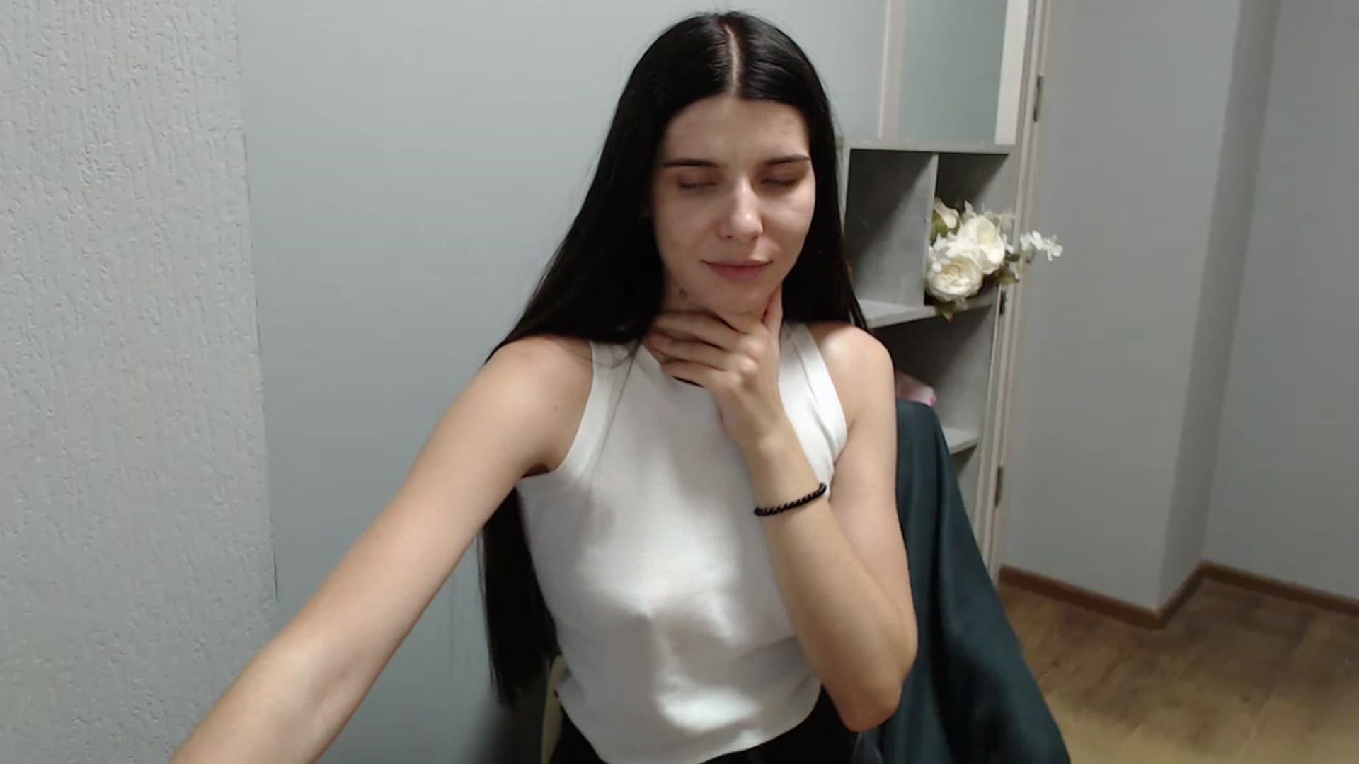 Gallery image thumbnail from NicoleVon's myfreecams stream on, 08/23/2024, 13:19 image 18 of 20
