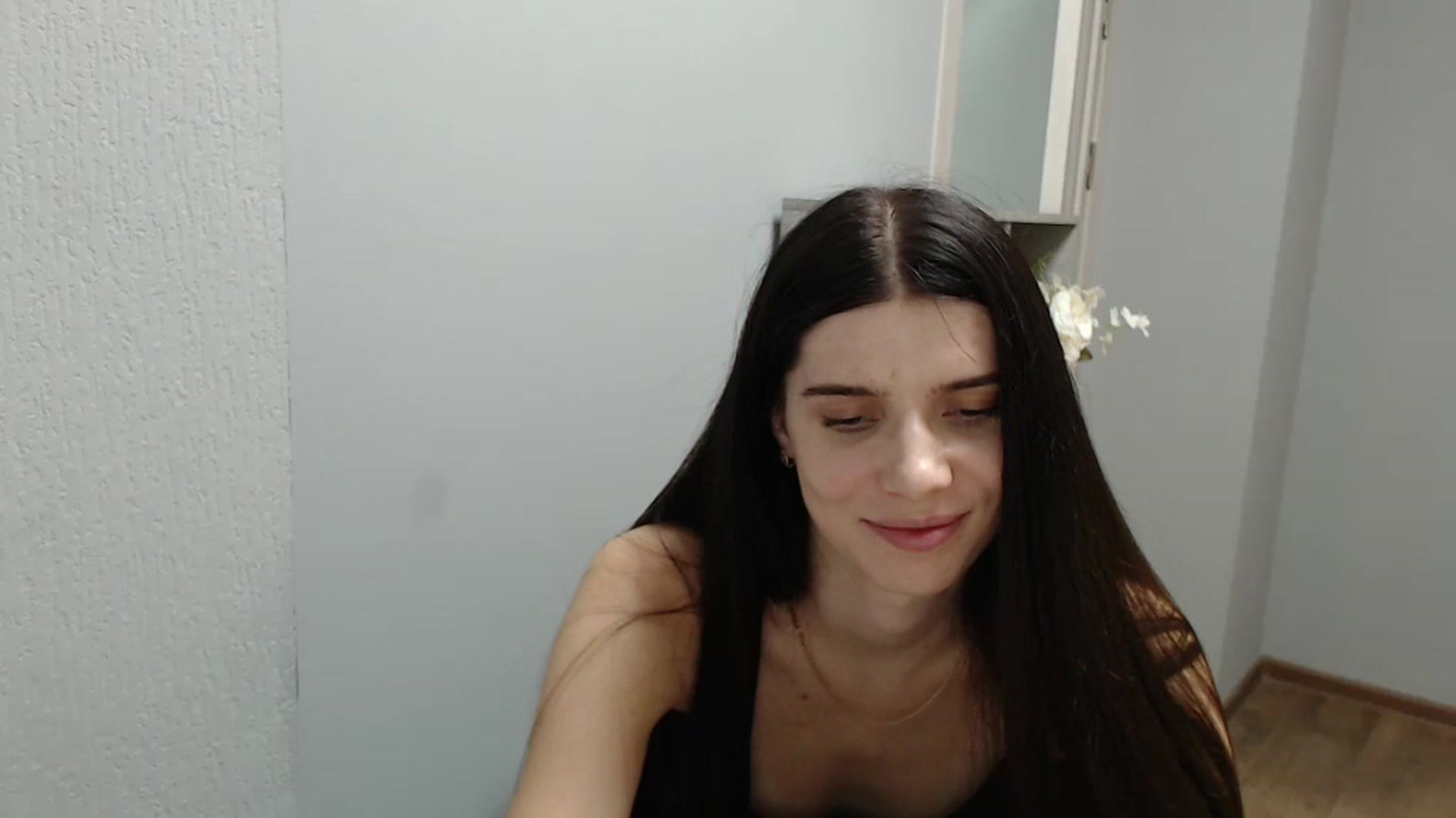Gallery image thumbnail from NicoleVon's myfreecams stream on, 08/28/2024, 10:26 image 17 of 20