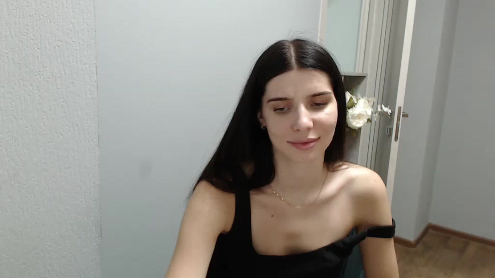 Gallery image thumbnail from NicoleVon's myfreecams stream on, 08/28/2024, 11:03 image 12 of 20