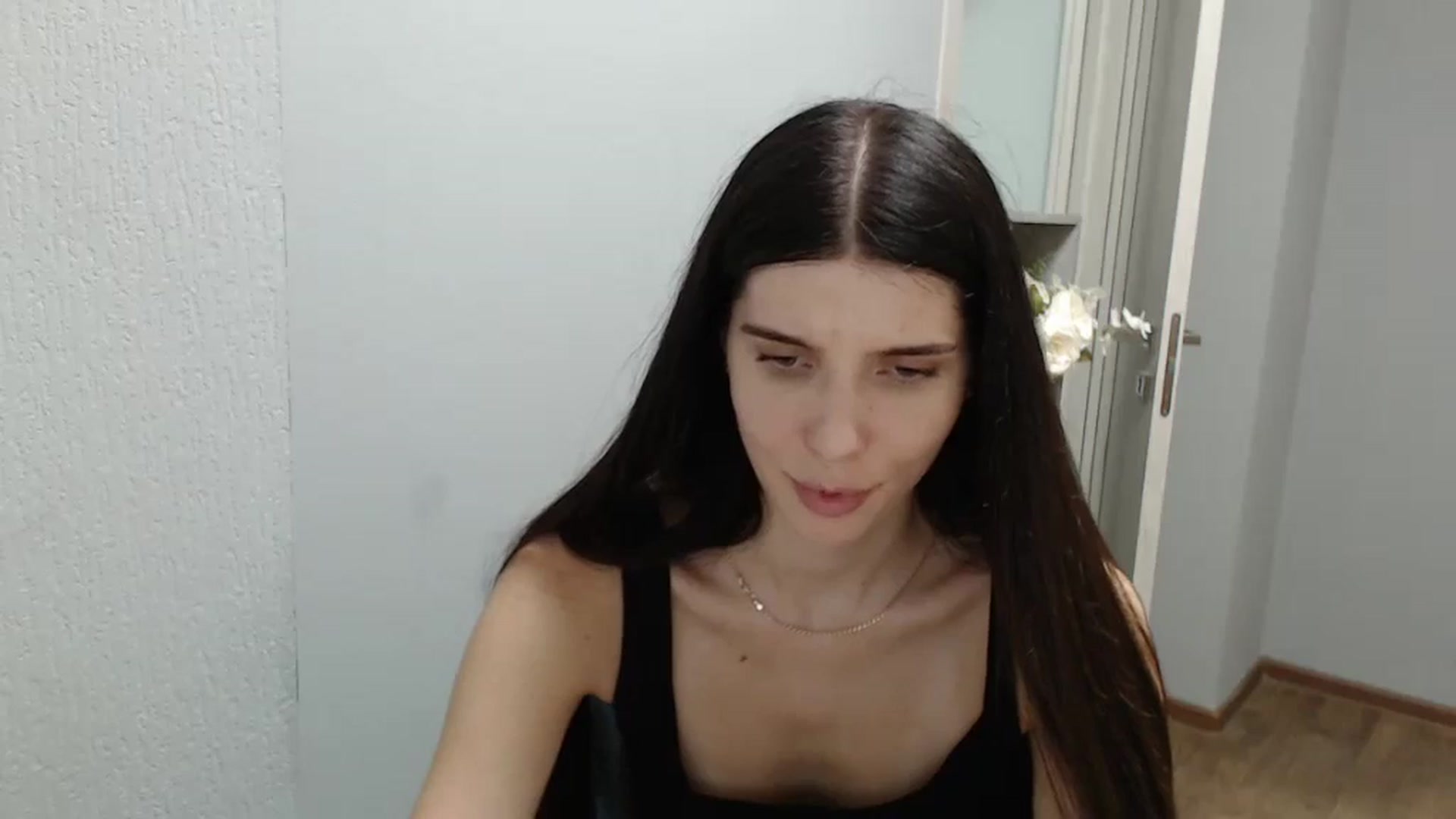 Gallery image thumbnail from NicoleVon's myfreecams stream on, 08/28/2024, 11:03 image 6 of 20