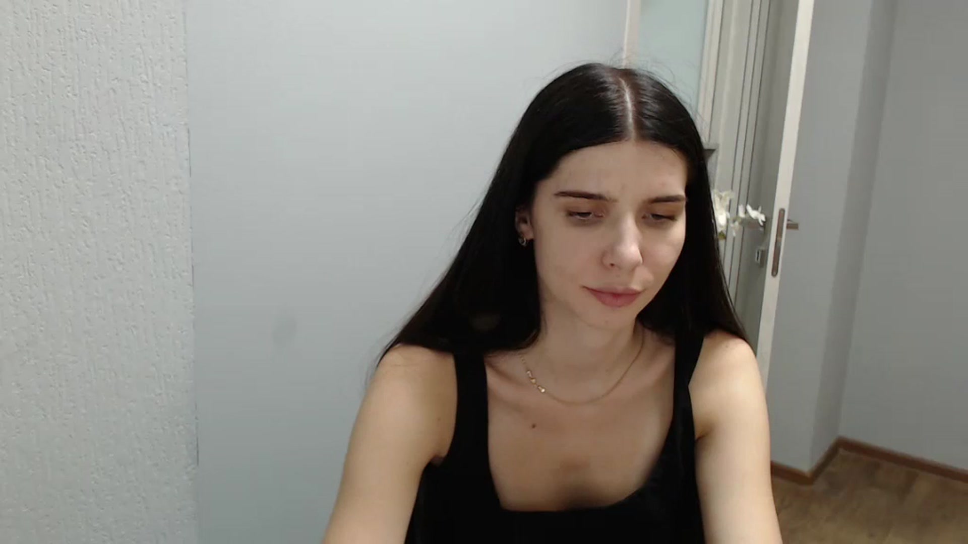 Gallery image thumbnail from NicoleVon's myfreecams stream on, 08/28/2024, 11:03 image 3 of 20