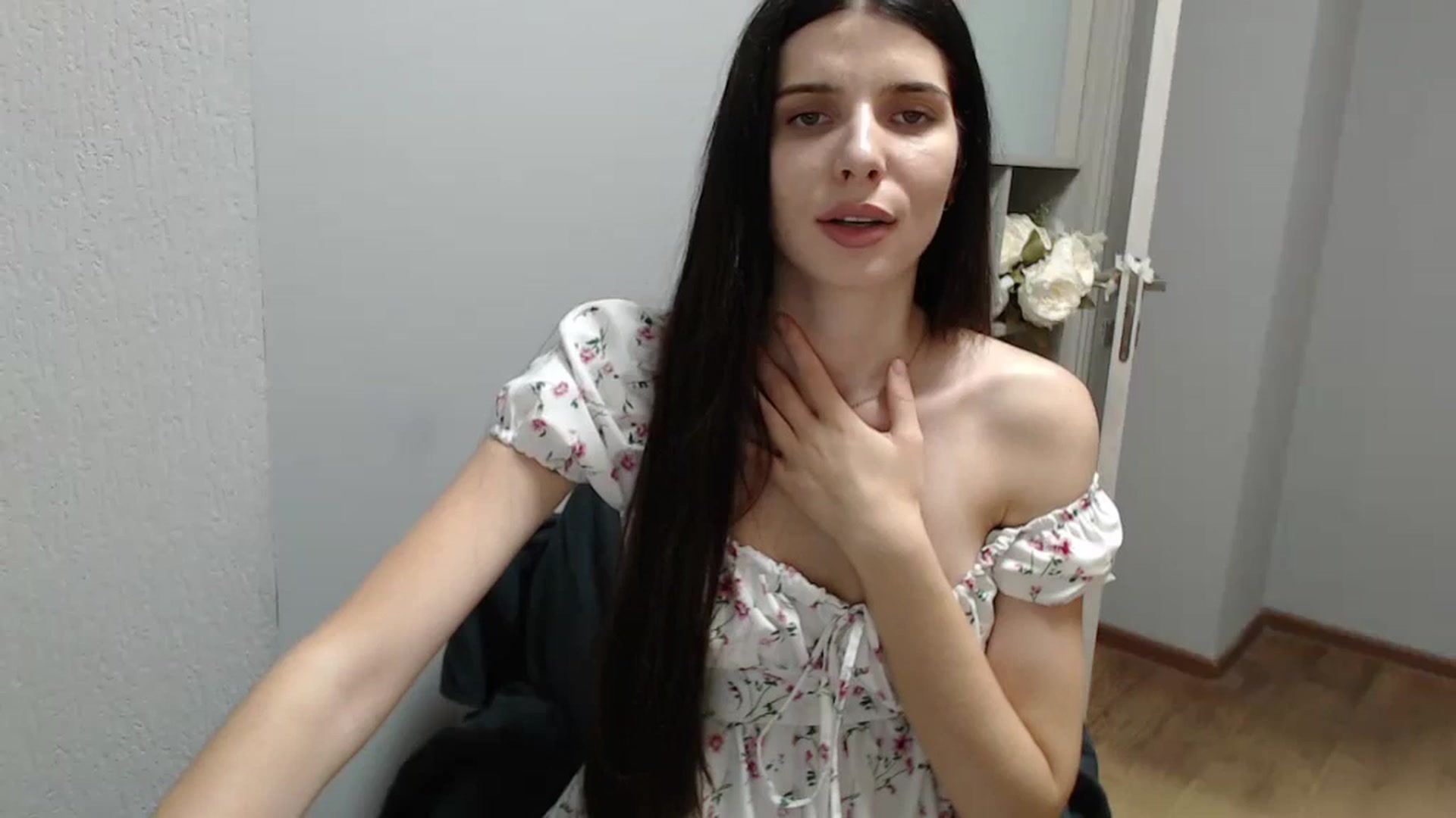 Gallery image thumbnail from NicoleVon's myfreecams stream on, 09/01/2024, 09:19 image 3 of 20