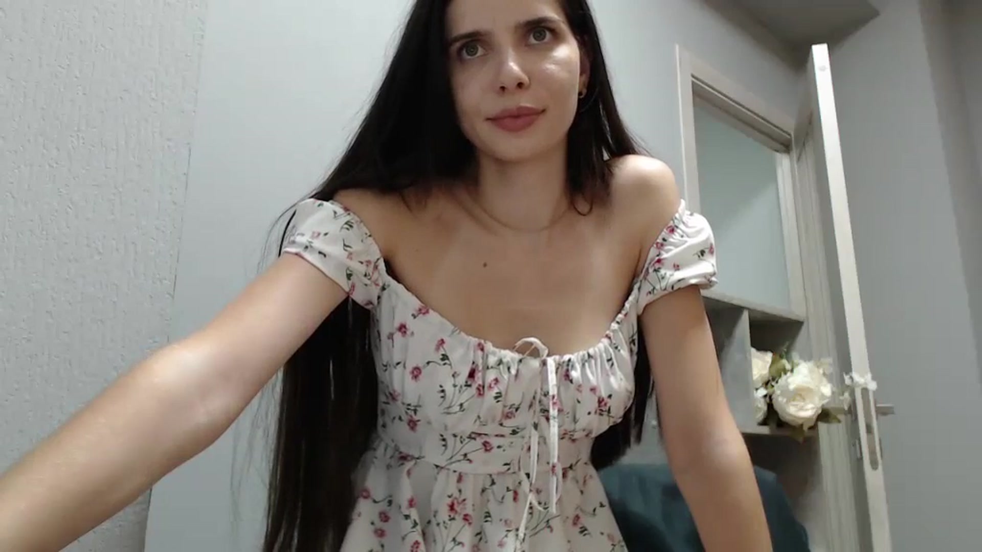 Gallery image thumbnail from NicoleVon's myfreecams stream on, 09/01/2024, 09:40 image 18 of 20