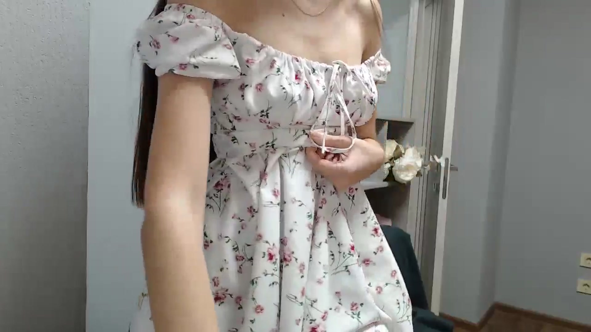 Gallery image thumbnail from NicoleVon's myfreecams stream on, 09/01/2024, 13:43 image 14 of 20